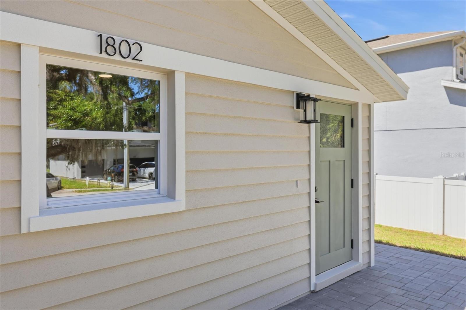 1802 ROBINHOOD ST, SARASOTA, FL, 34231