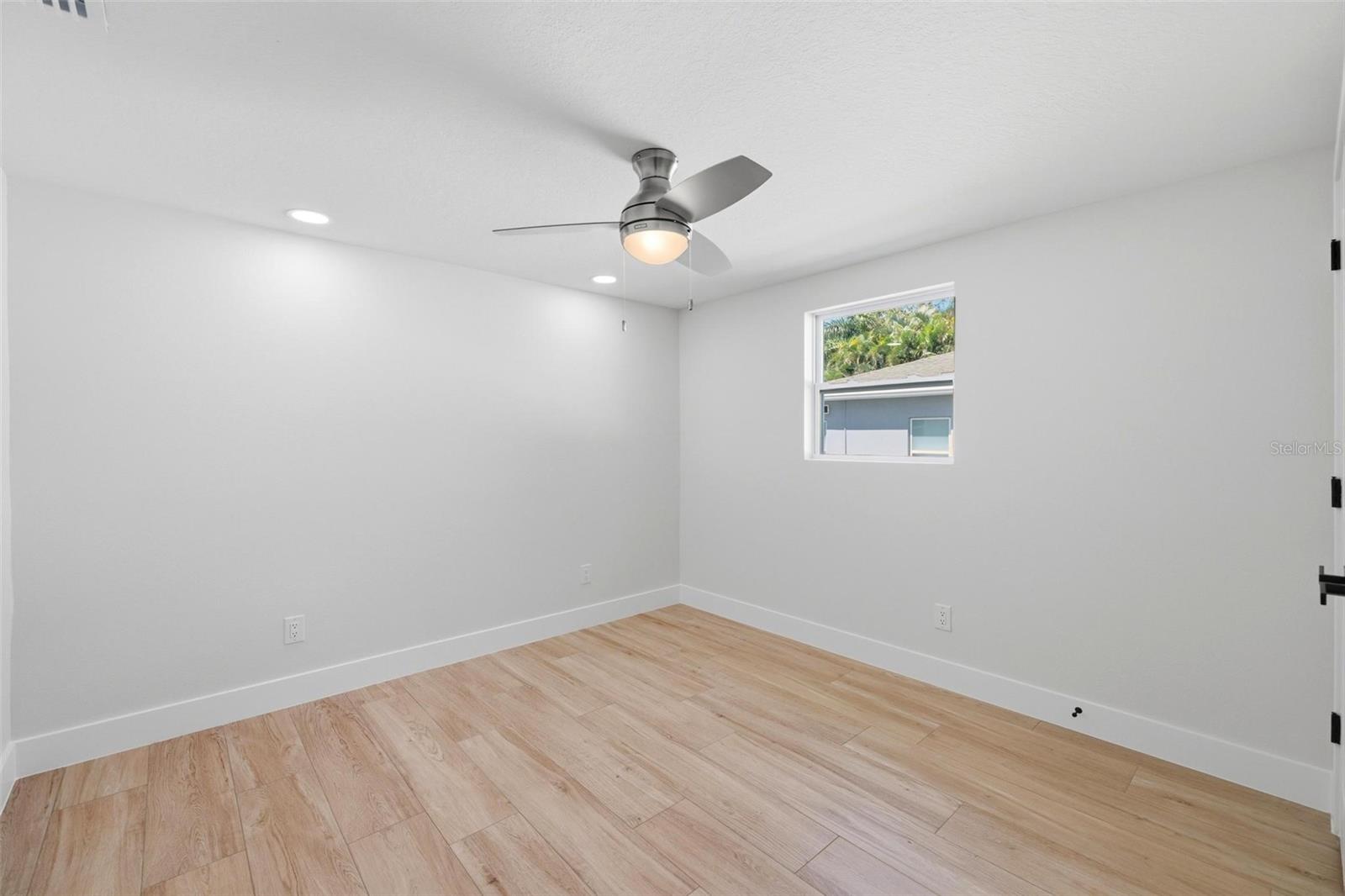 1802 ROBINHOOD ST, SARASOTA, FL, 34231