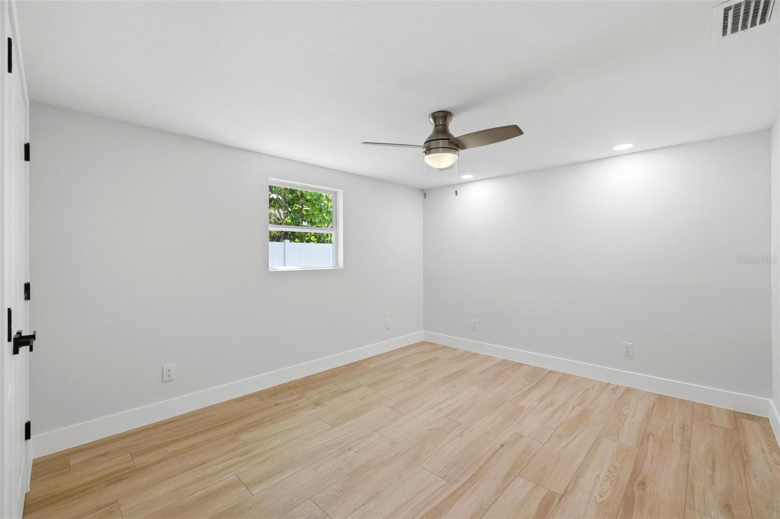 1802 ROBINHOOD ST, SARASOTA, FL, 34231