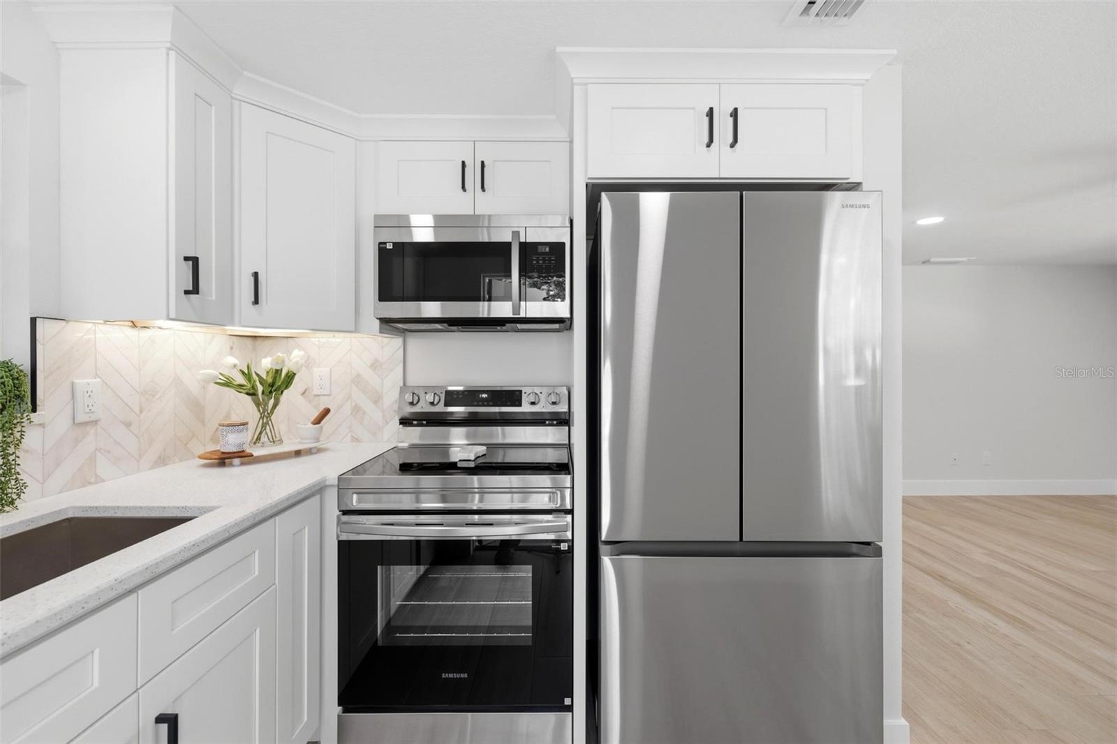 1802 ROBINHOOD ST, SARASOTA, FL, 34231