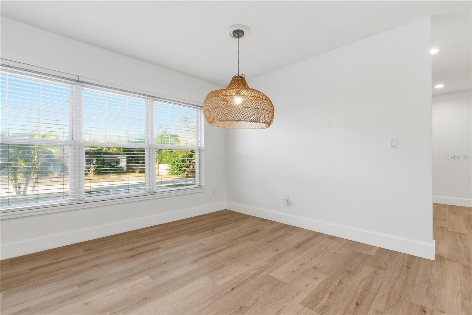 327 SUNNY LN, BELLEAIR, FL, 33756