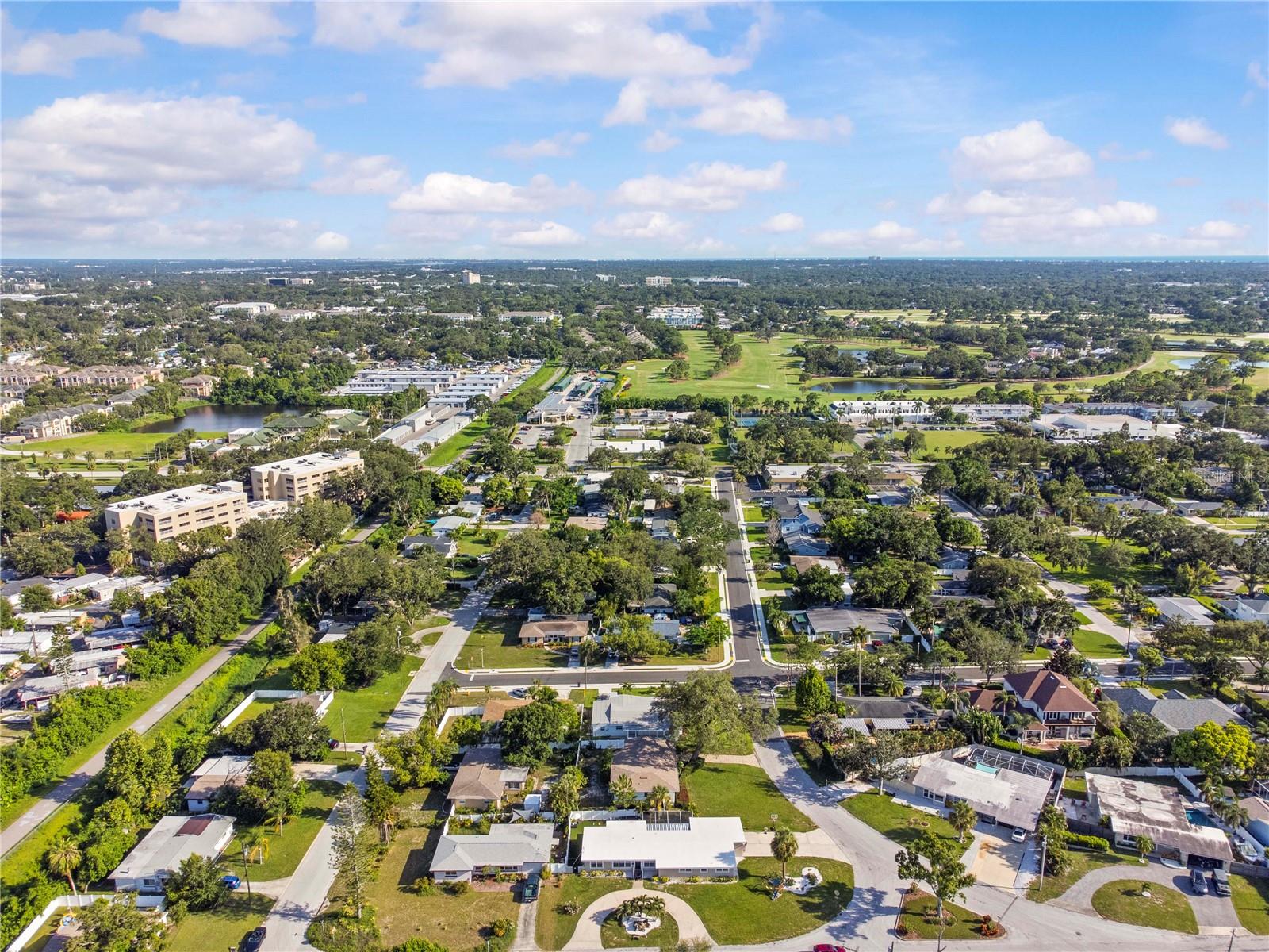 327 SUNNY LN, BELLEAIR, FL, 33756