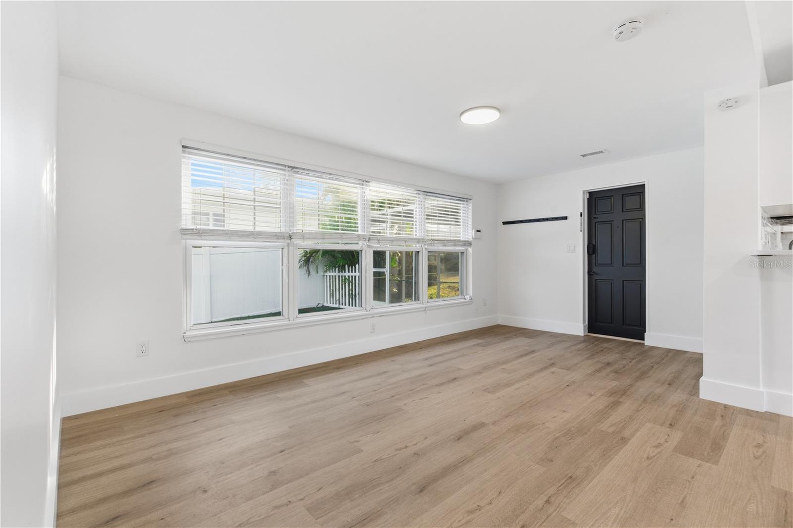 327 SUNNY LN, BELLEAIR, FL, 33756