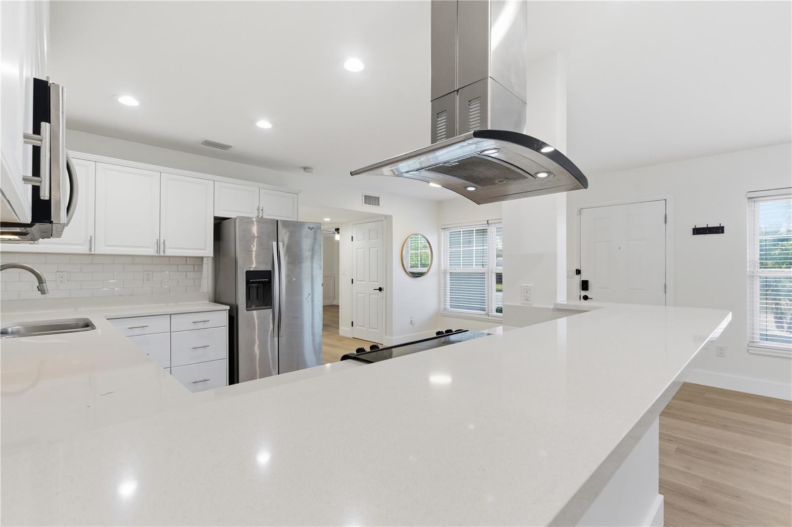 327 SUNNY LN, BELLEAIR, FL, 33756