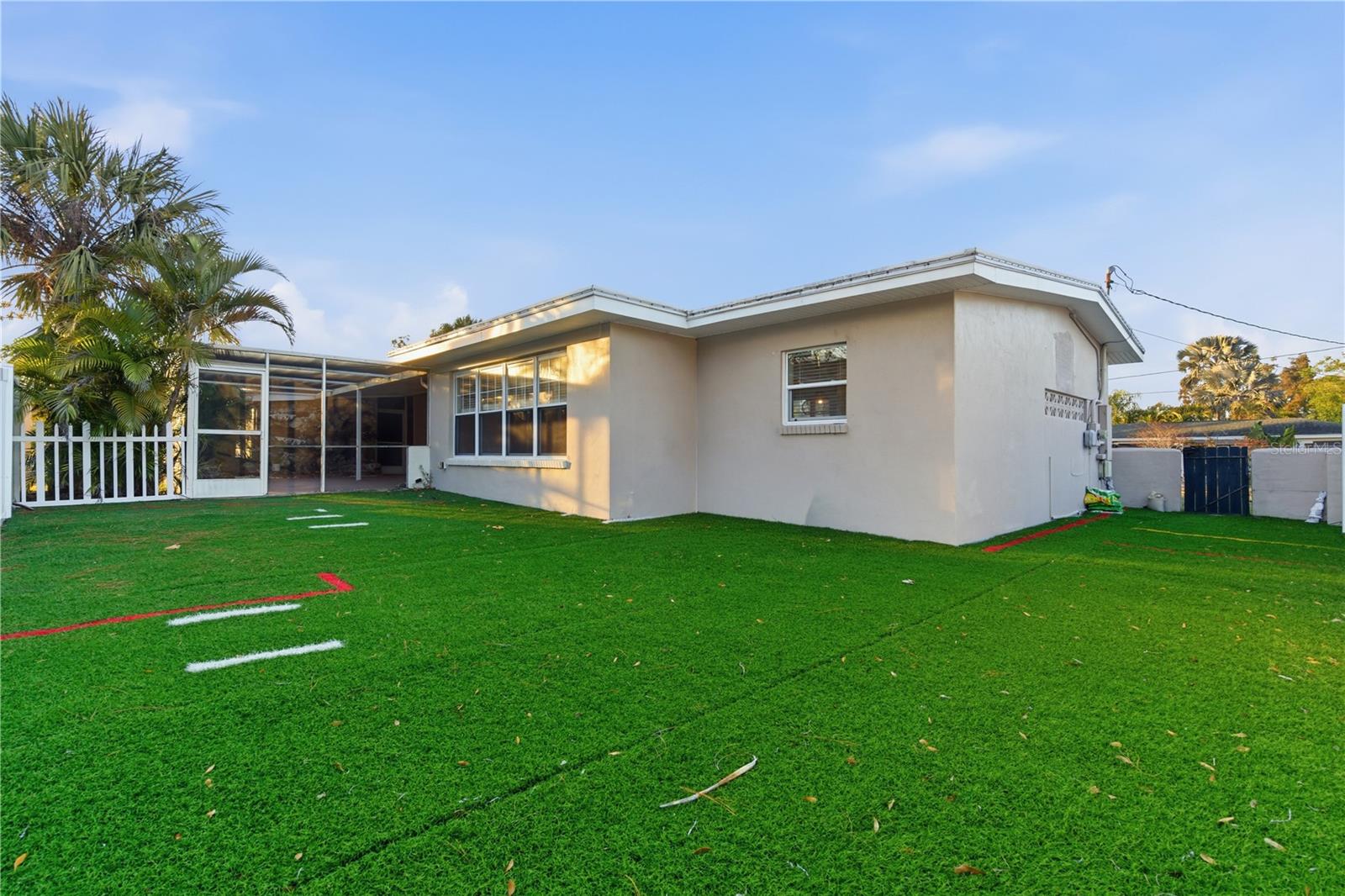 327 SUNNY LN, BELLEAIR, FL, 33756