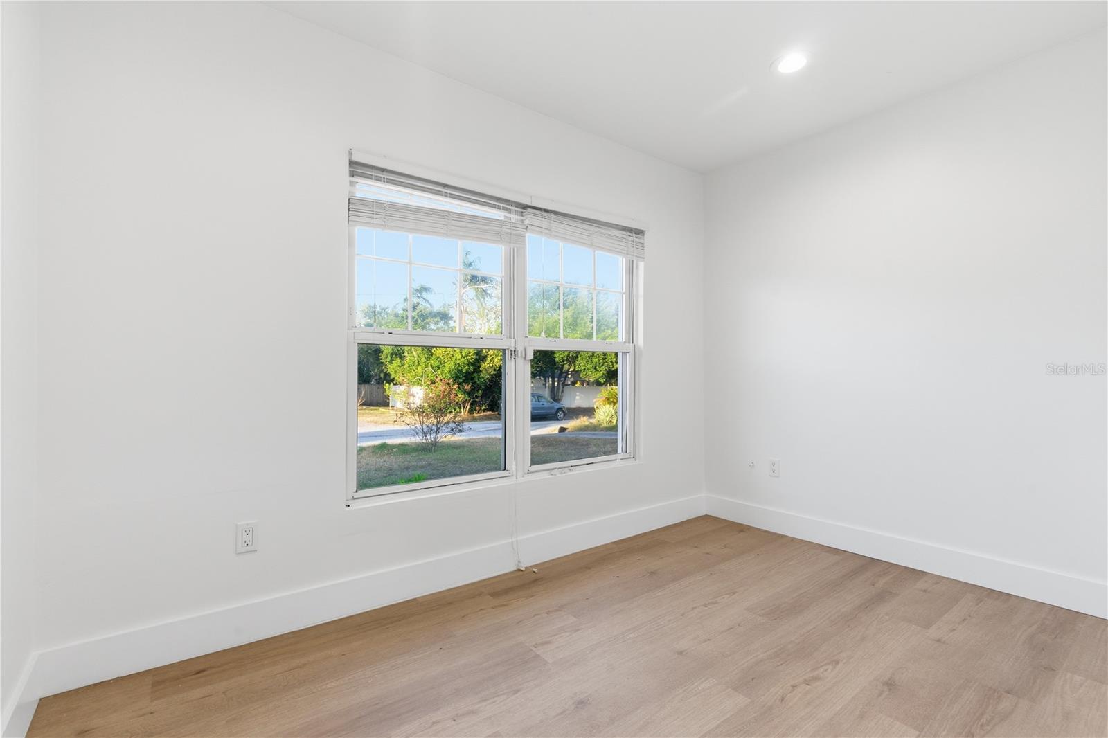 327 SUNNY LN, BELLEAIR, FL, 33756