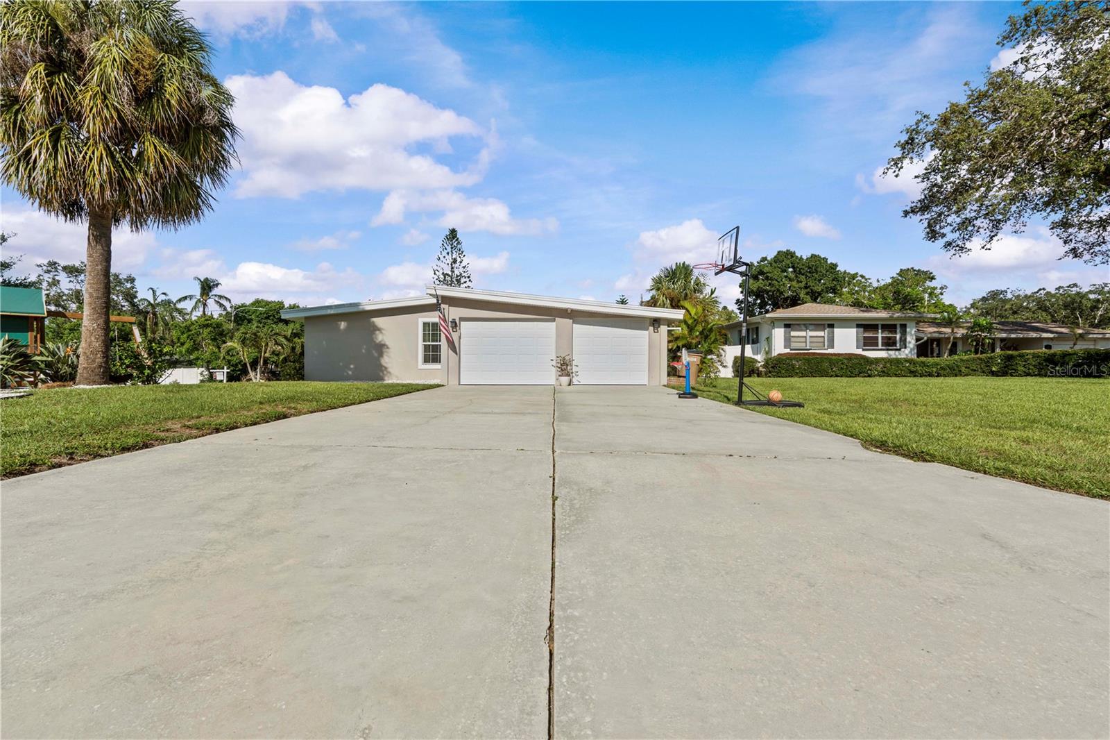 327 SUNNY LN, BELLEAIR, FL, 33756