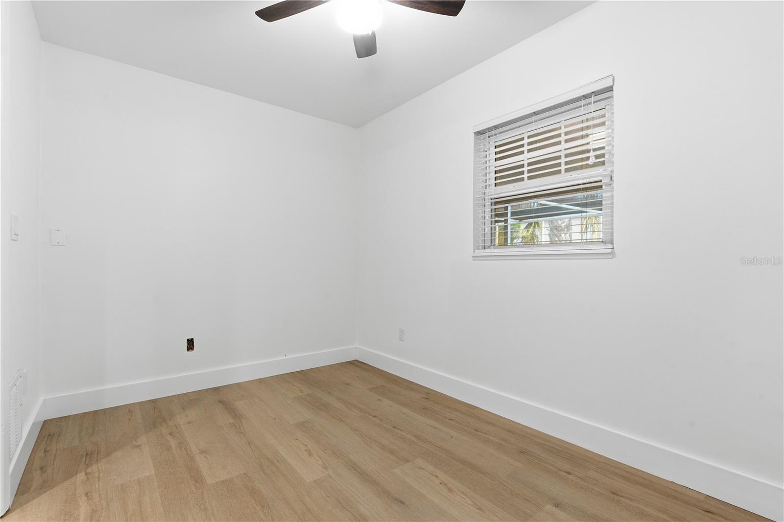 327 SUNNY LN, BELLEAIR, FL, 33756