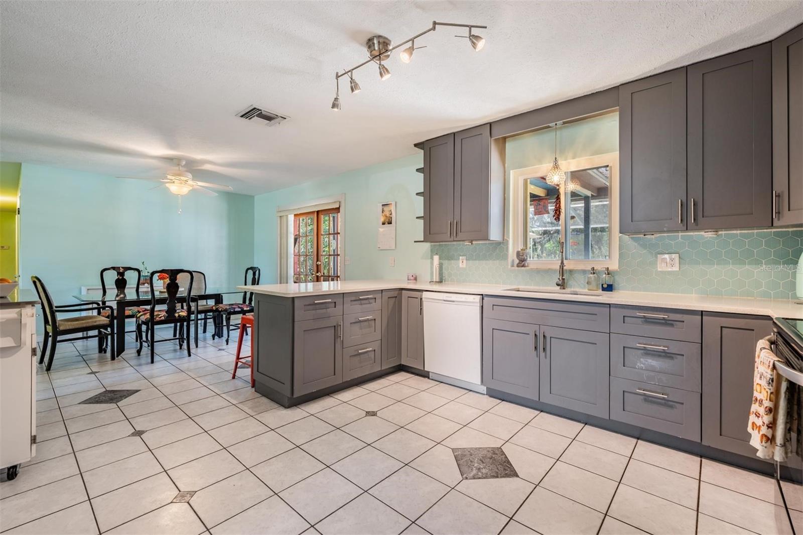 2522 E 149TH AVE, LUTZ, FL, 33559