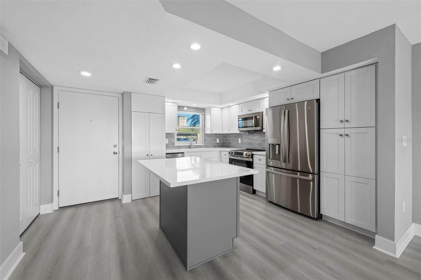 4775 COVE CIR #103, ST PETERSBURG, FL, 33708