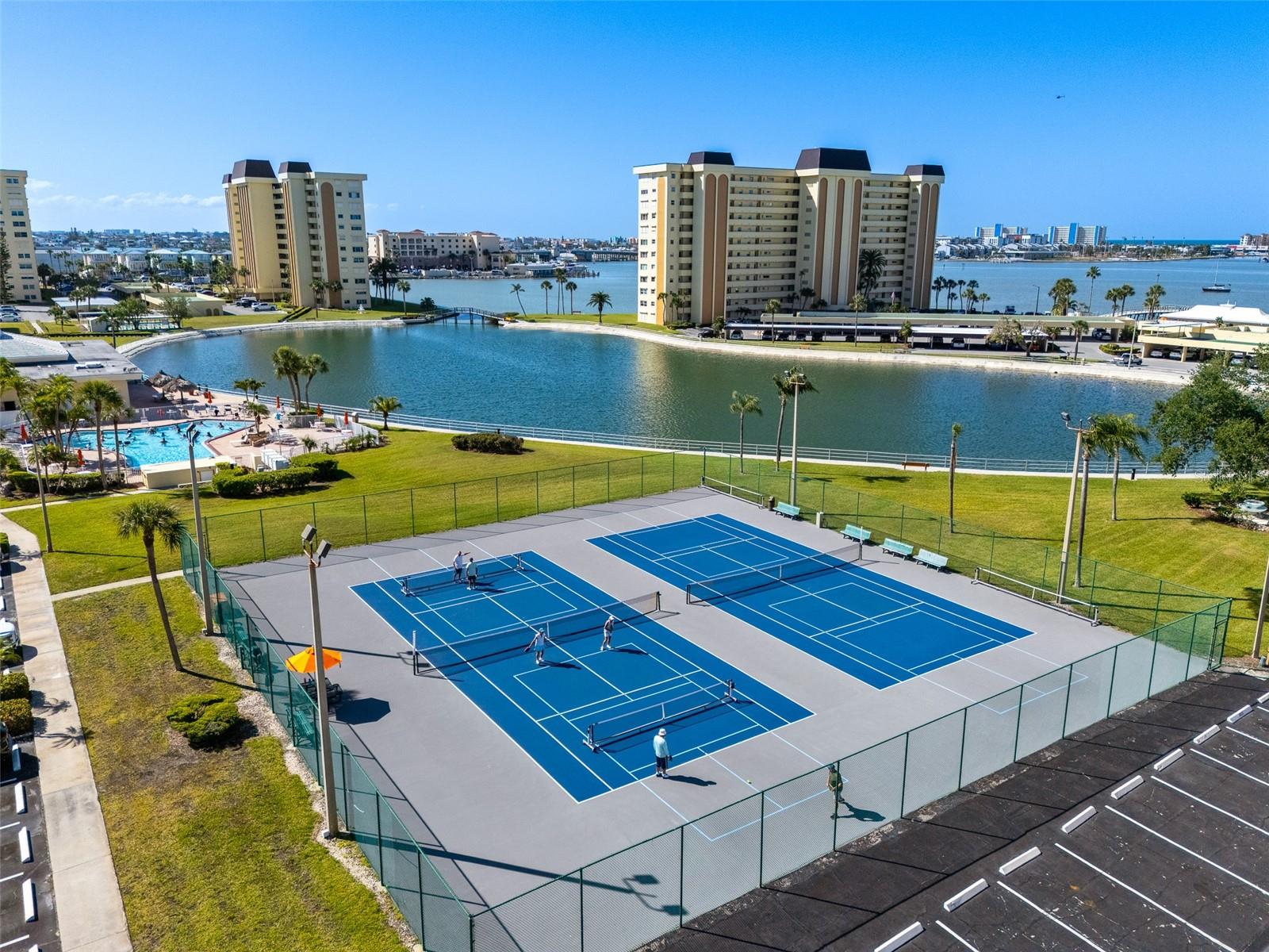 4775 COVE CIR #103, ST PETERSBURG, FL, 33708