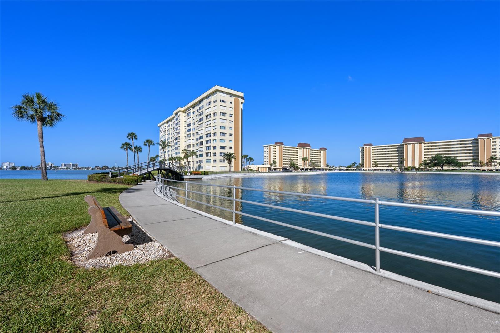 4775 COVE CIR #103, ST PETERSBURG, FL, 33708