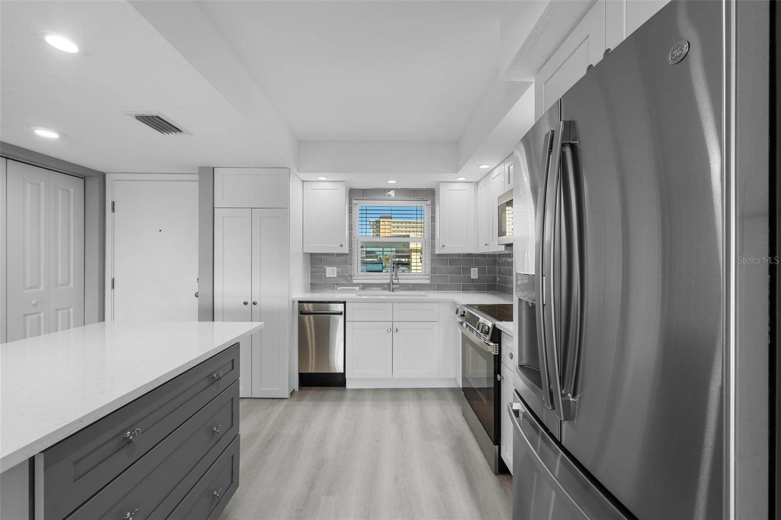 4775 COVE CIR #103, ST PETERSBURG, FL, 33708