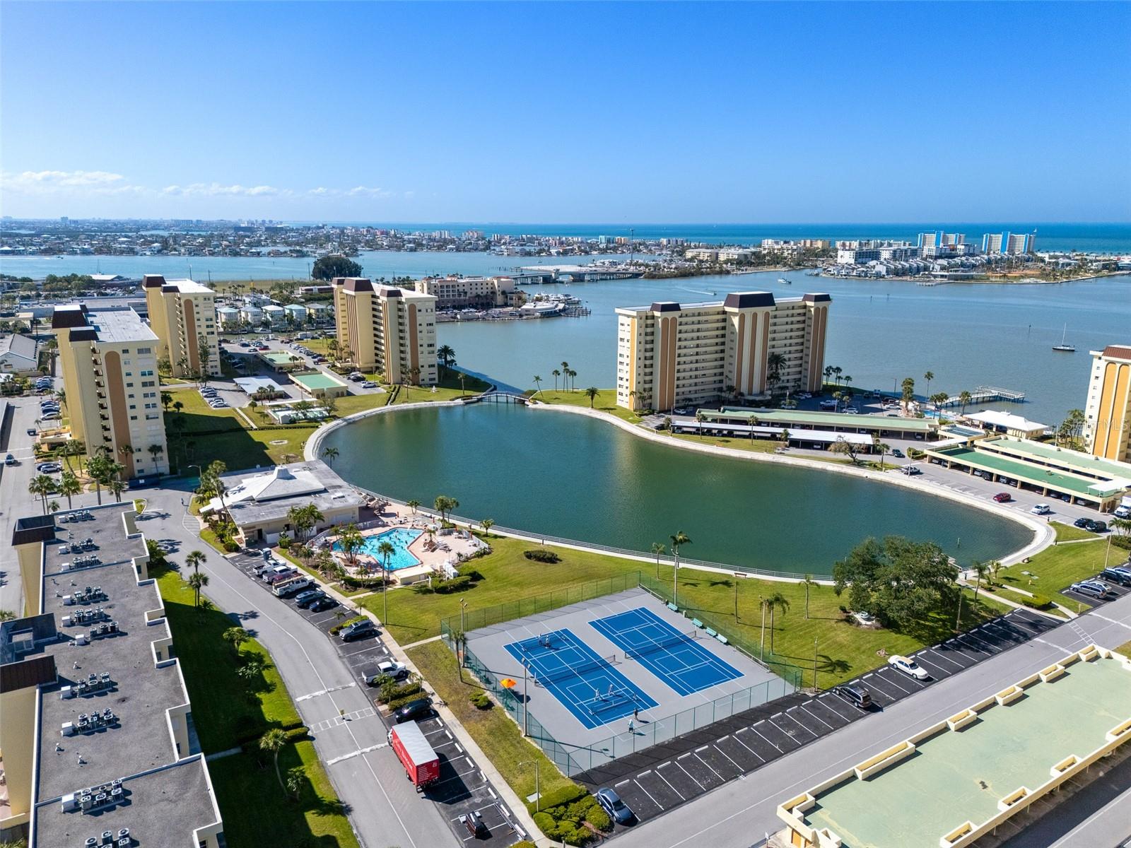 4775 COVE CIR #103, ST PETERSBURG, FL, 33708