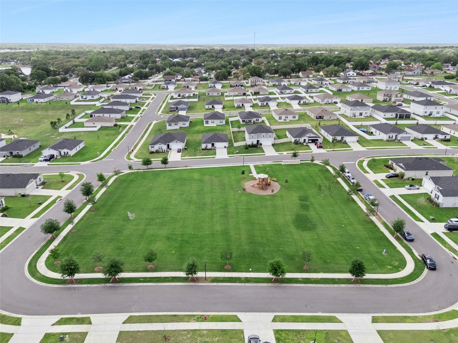 1682 LITTLELEAF BOXWOOD LOOP, MASCOTTE, FL, 34753