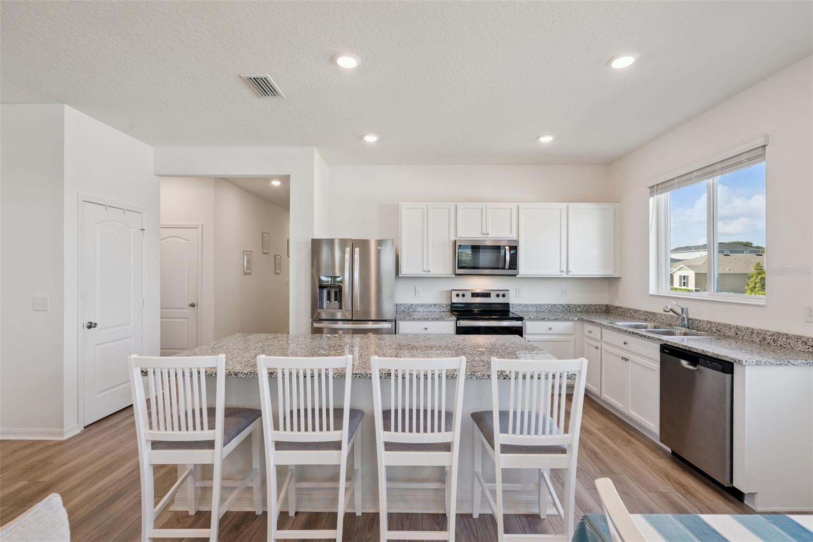 1682 LITTLELEAF BOXWOOD LOOP, MASCOTTE, FL, 34753