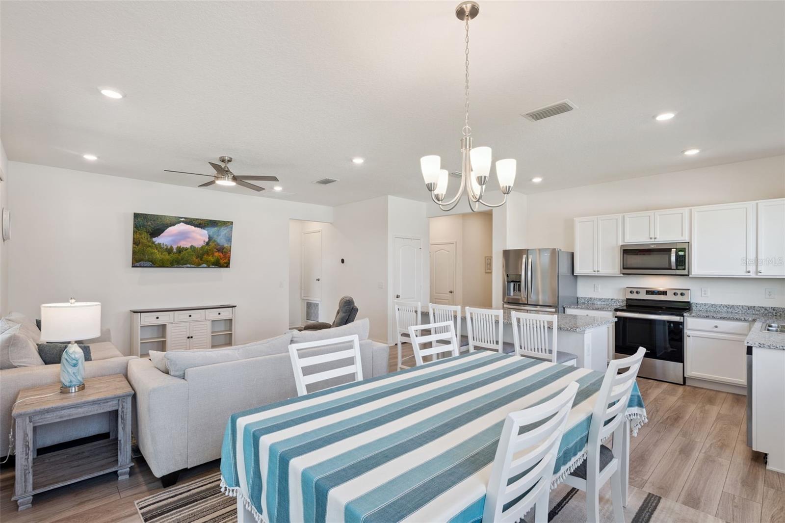 1682 LITTLELEAF BOXWOOD LOOP, MASCOTTE, FL, 34753