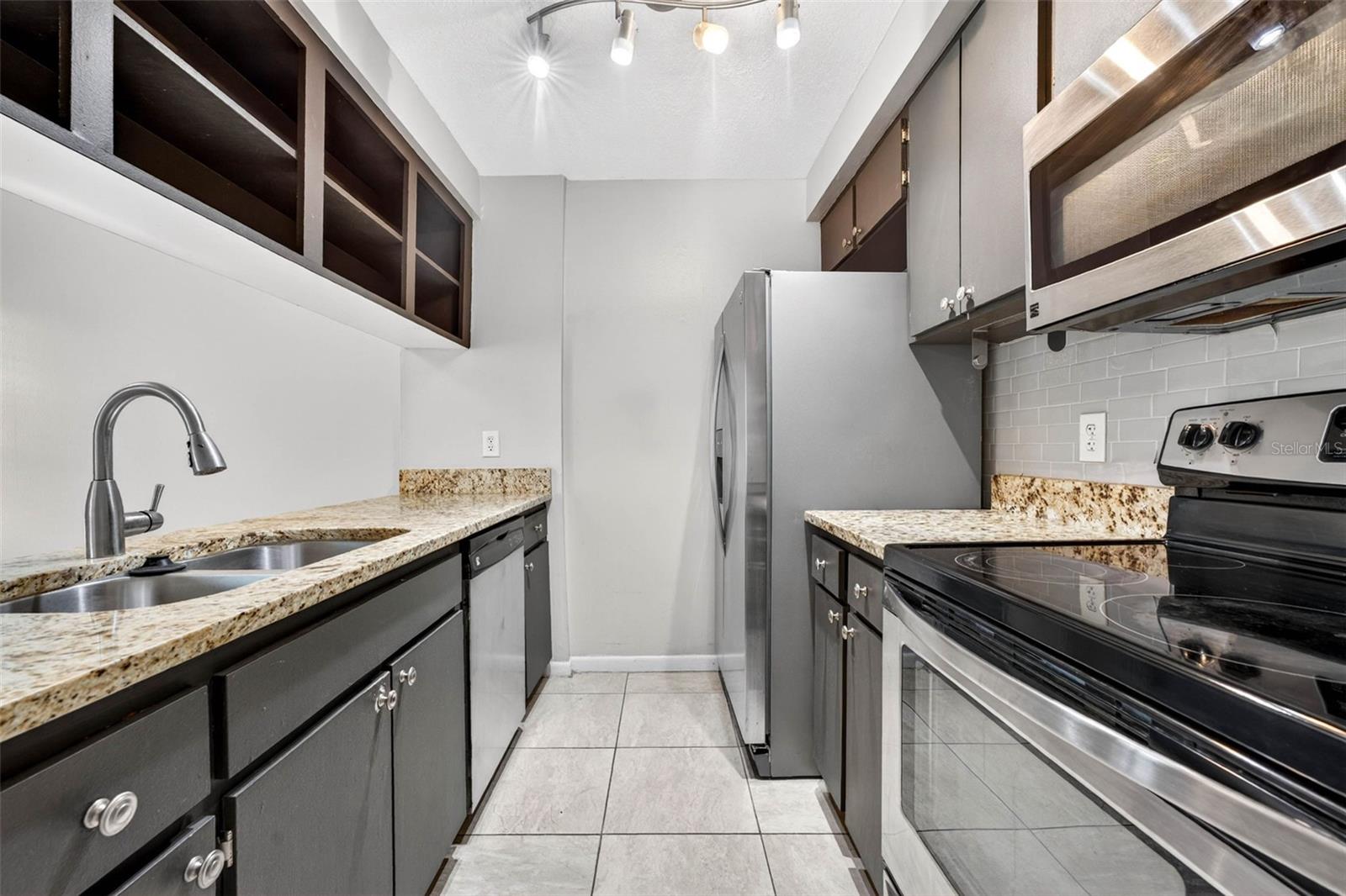 527 S LINCOLN AVE #A104, TAMPA, FL, 33609