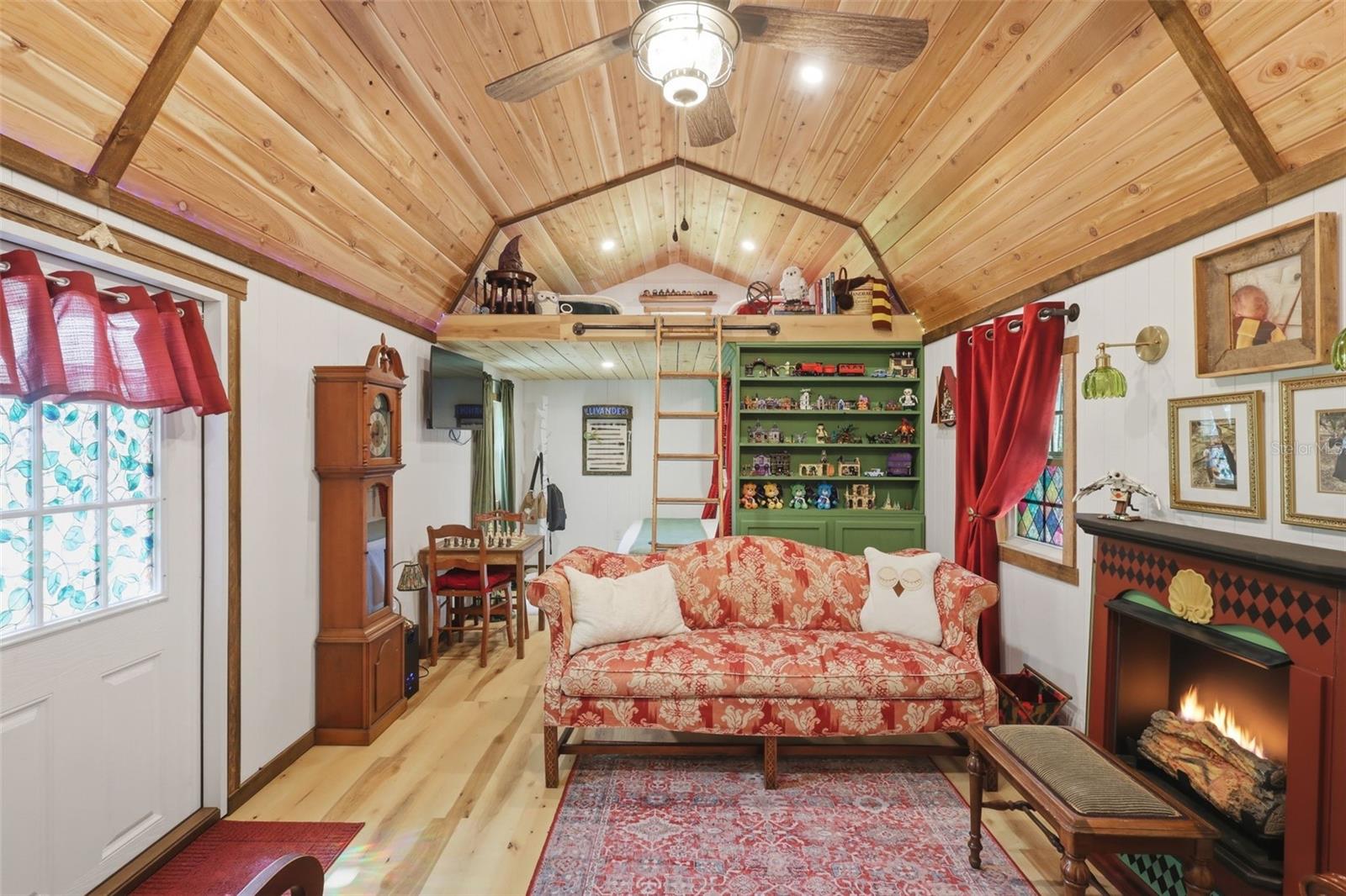 1925 PINE CT, DELAND, FL, 32720