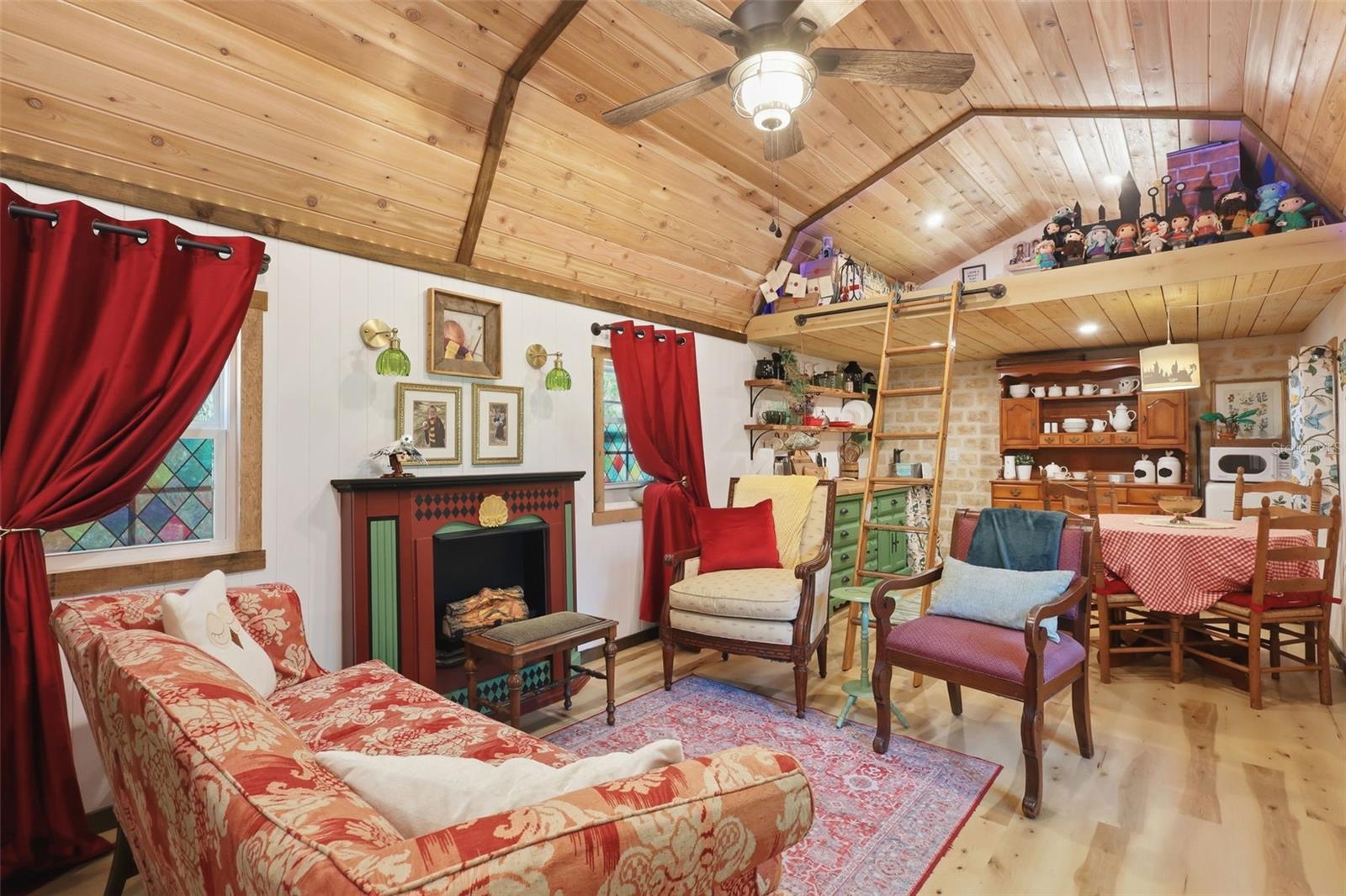 1925 PINE CT, DELAND, FL, 32720