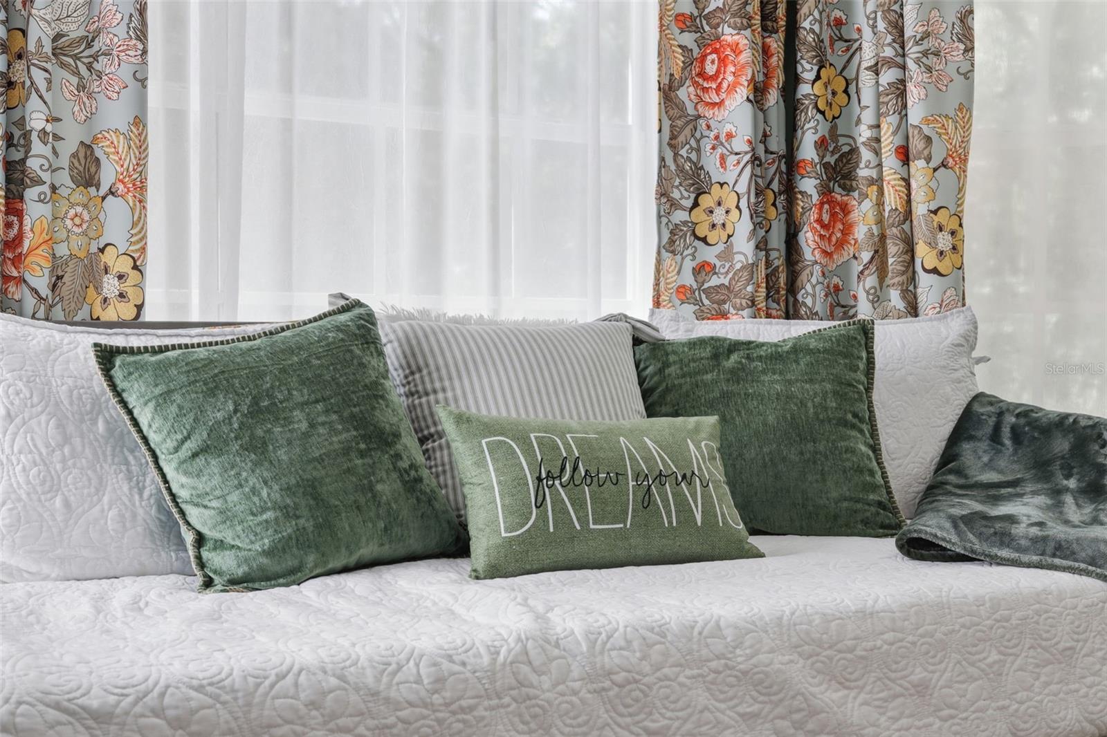 1925 PINE CT, DELAND, FL, 32720