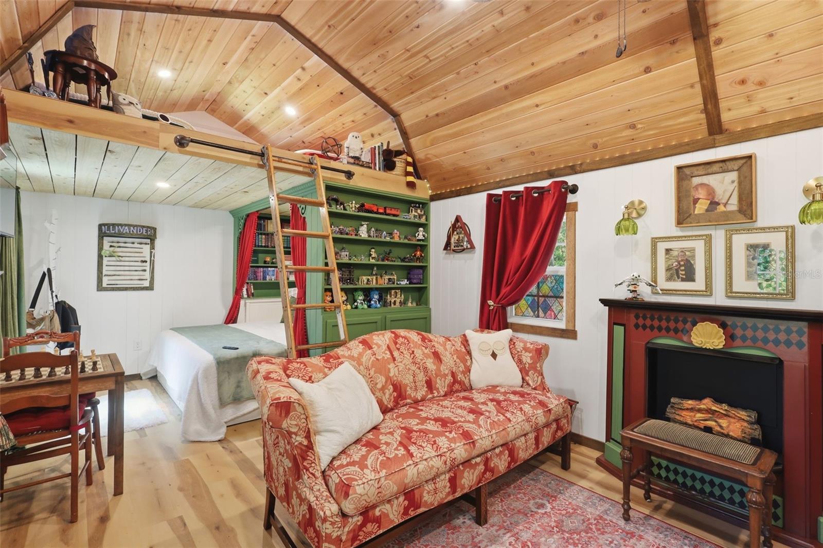 1925 PINE CT, DELAND, FL, 32720