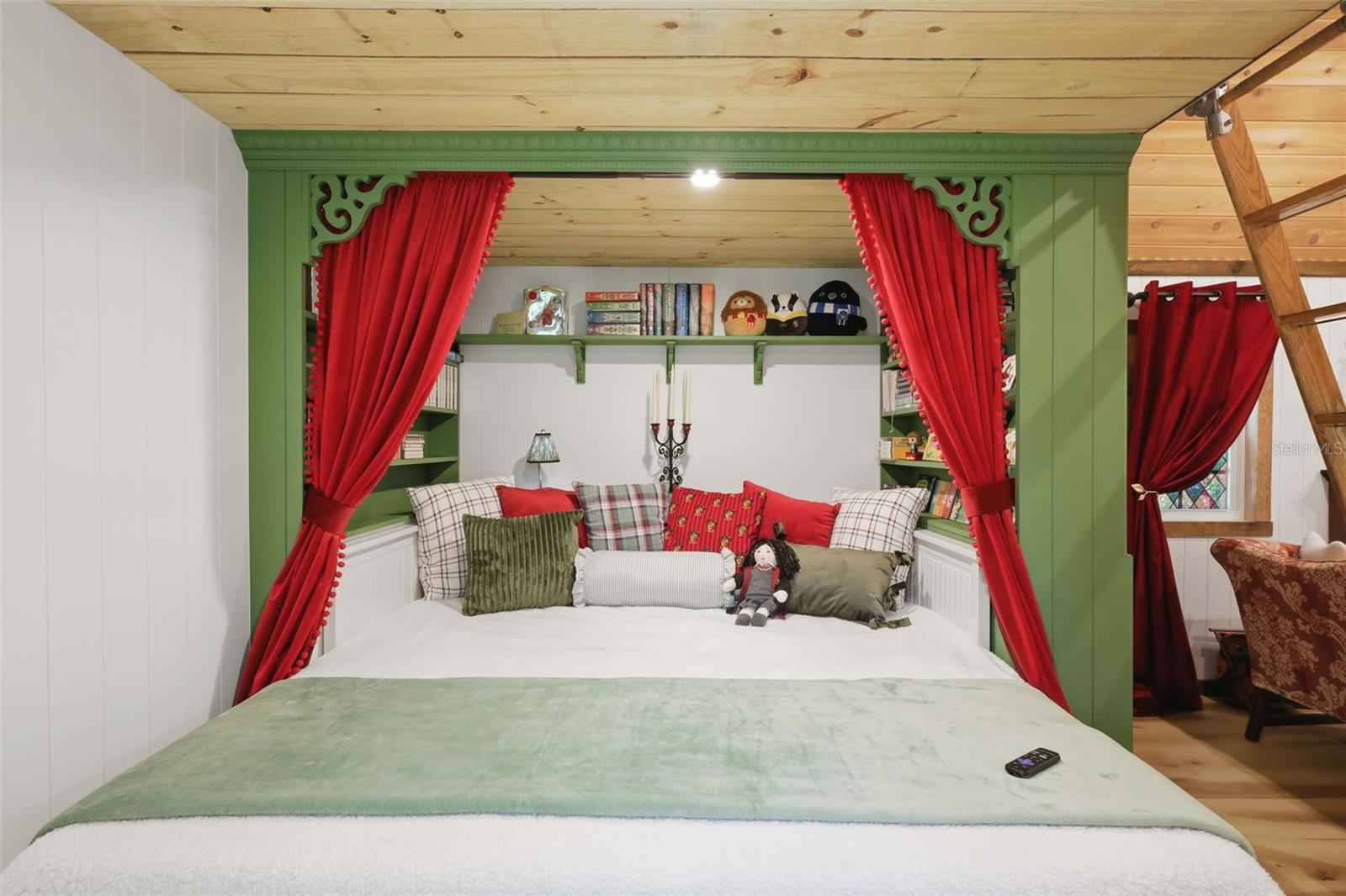 1925 PINE CT, DELAND, FL, 32720