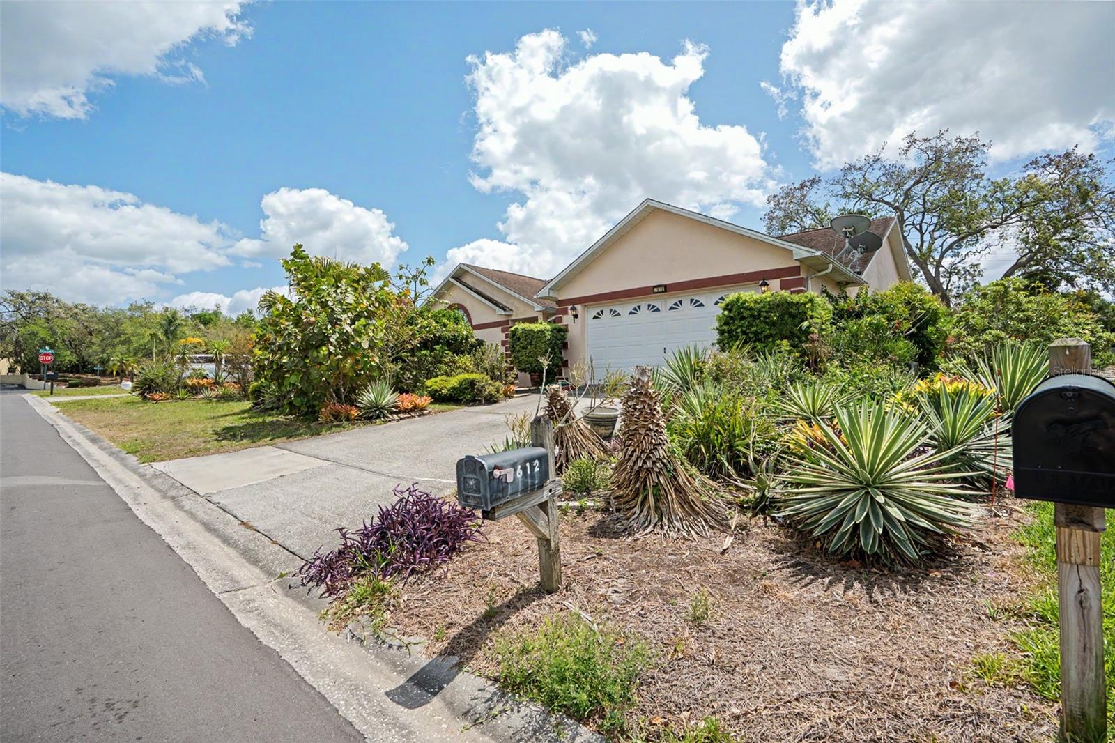 7612 HIGH PINES CT, PORT RICHEY, FL, 34668