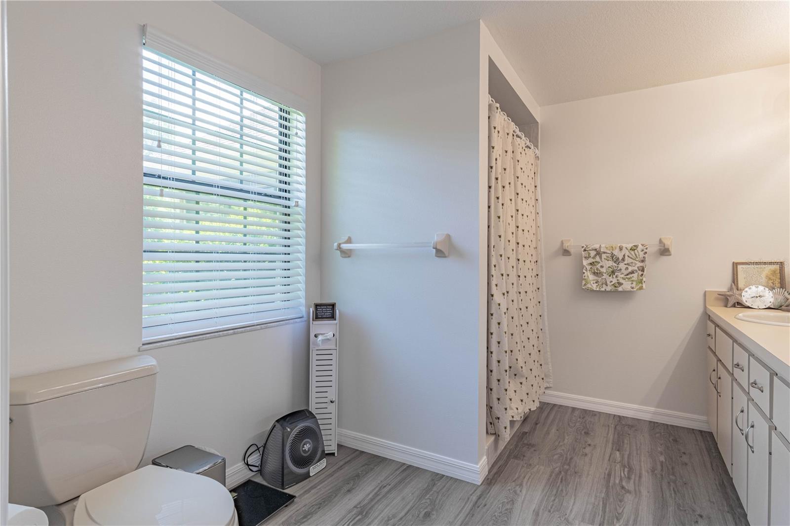 1343 CR 437, LAKE PANASOFFKEE, FL, 33538