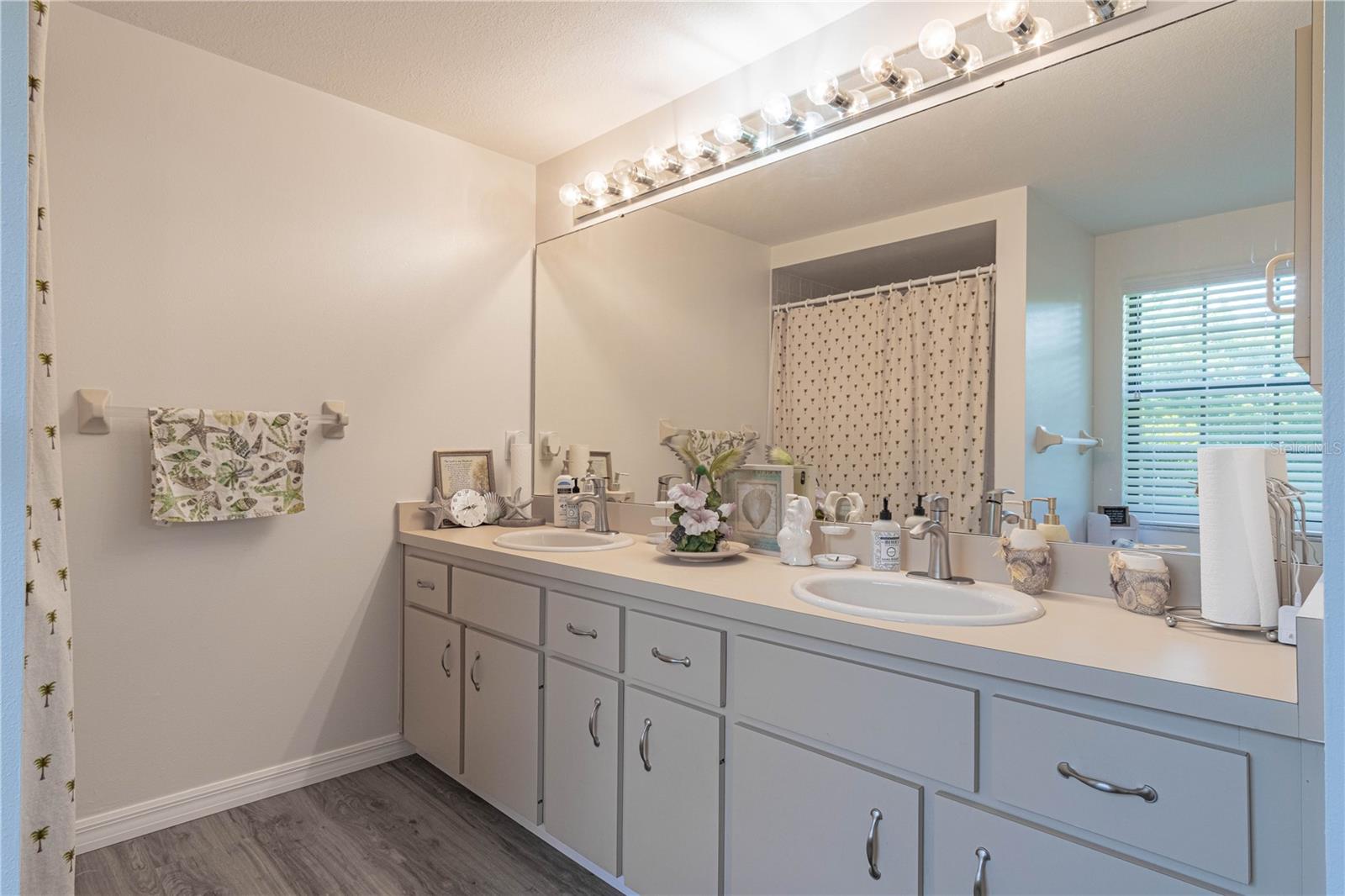 1343 CR 437, LAKE PANASOFFKEE, FL, 33538