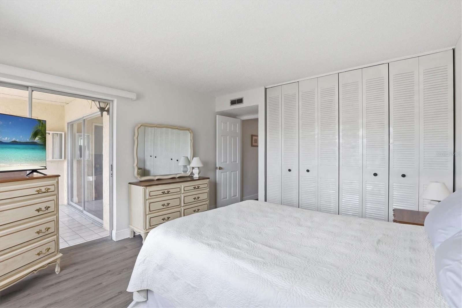 7701 STARKEY RD #412, SEMINOLE, FL, 33777