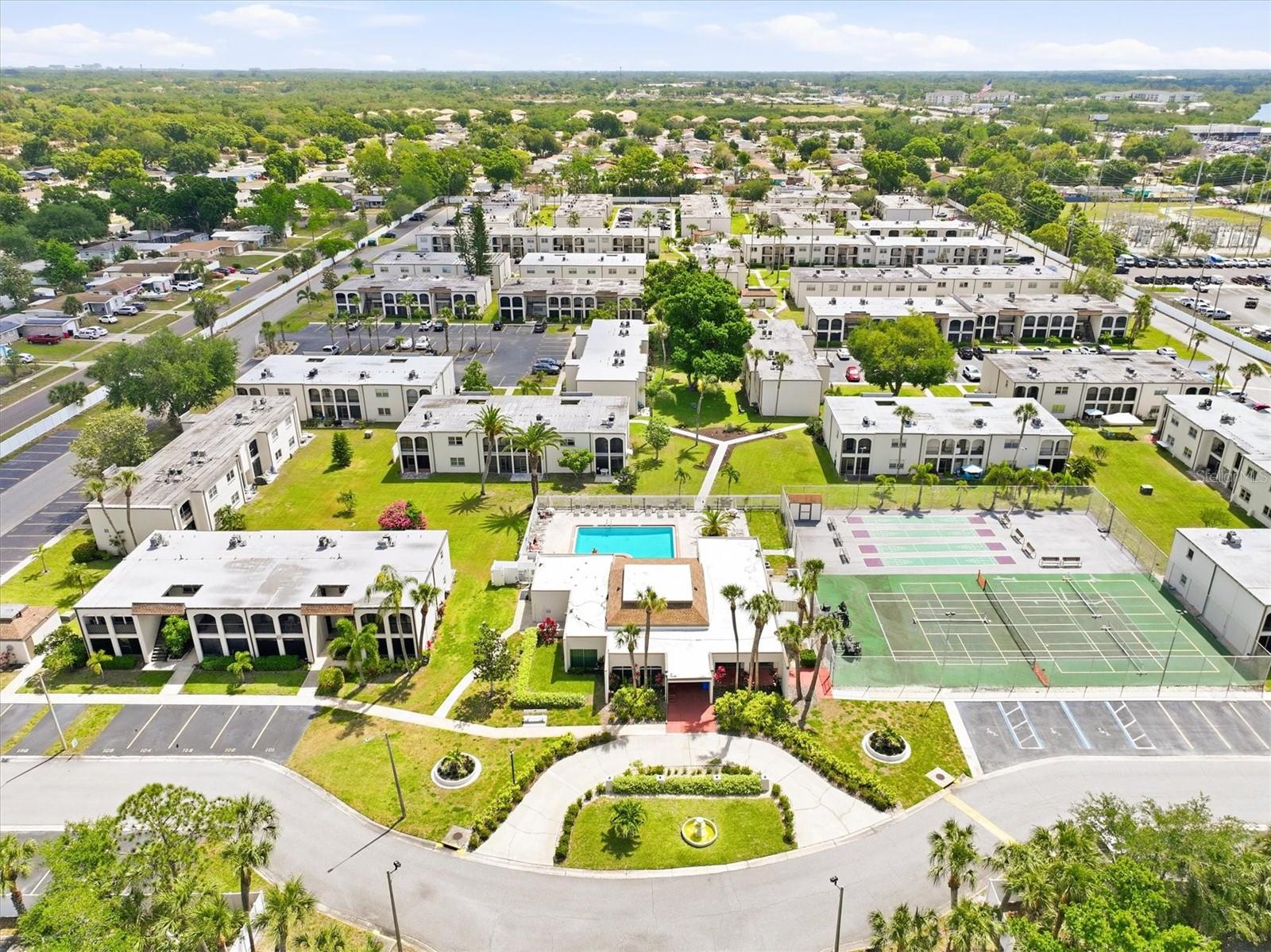 7701 STARKEY RD #412, SEMINOLE, FL, 33777