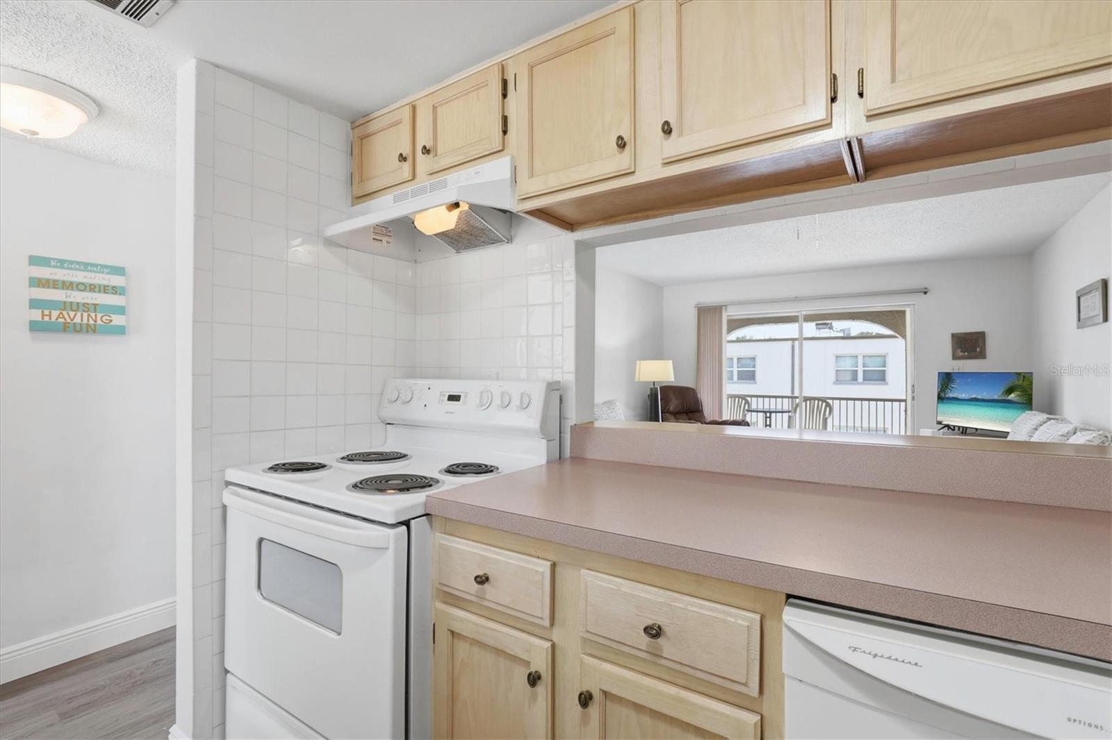 7701 STARKEY RD #412, SEMINOLE, FL, 33777