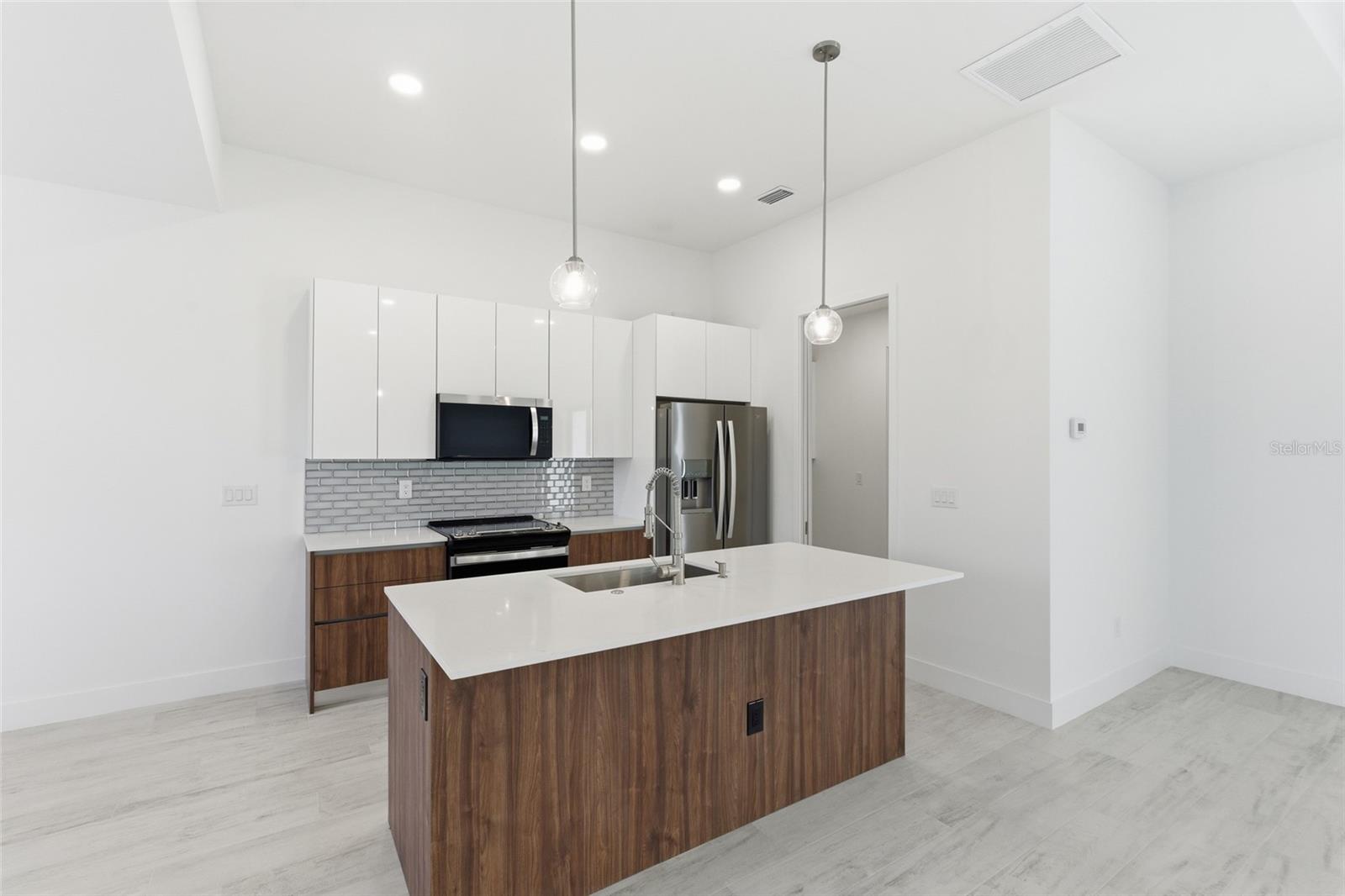 PORT CHARLOTTE SEC 085, PORT CHARLOTTE, FL, 33981