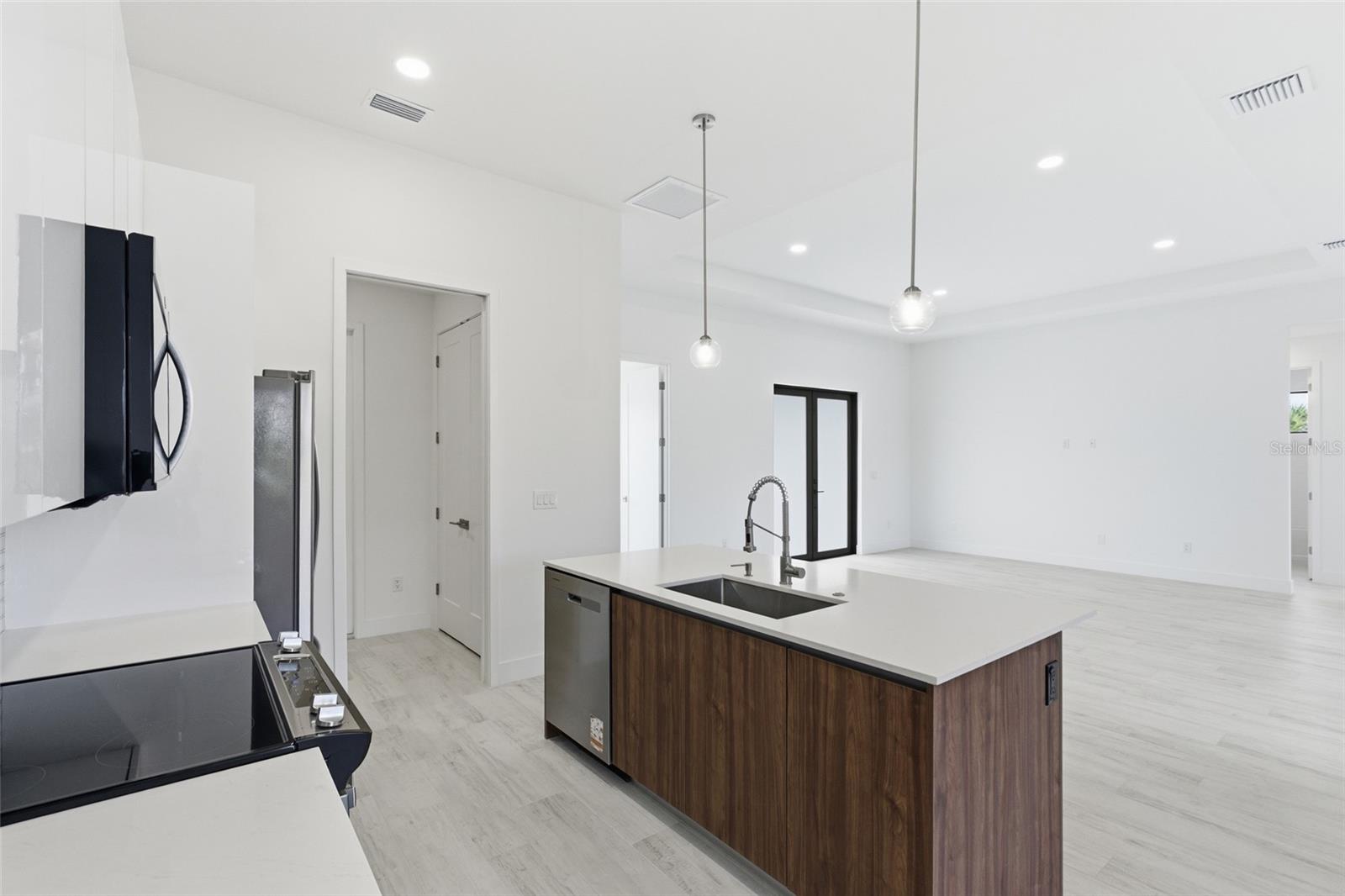 PORT CHARLOTTE SEC 085, PORT CHARLOTTE, FL, 33981