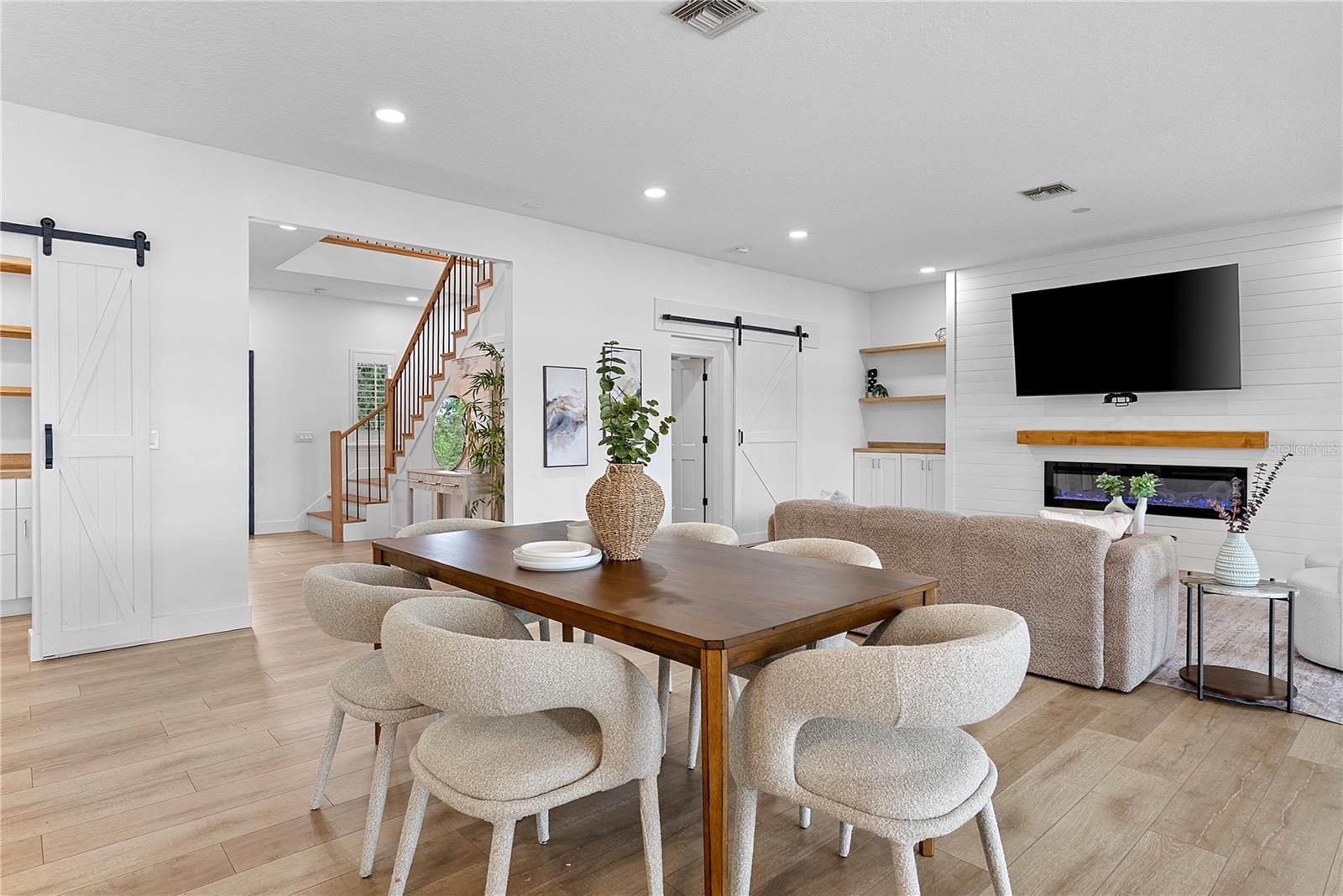 281 SUNRISE PT, LAKE MARY, FL, 32746