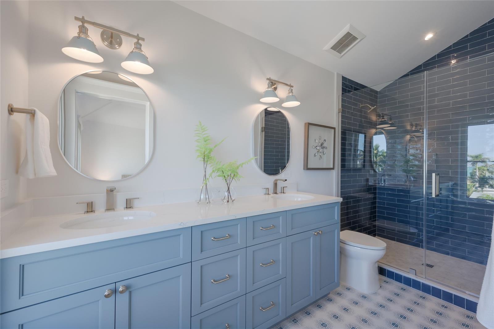 215 SYCAMORE AVE, ANNA MARIA, FL, 34216