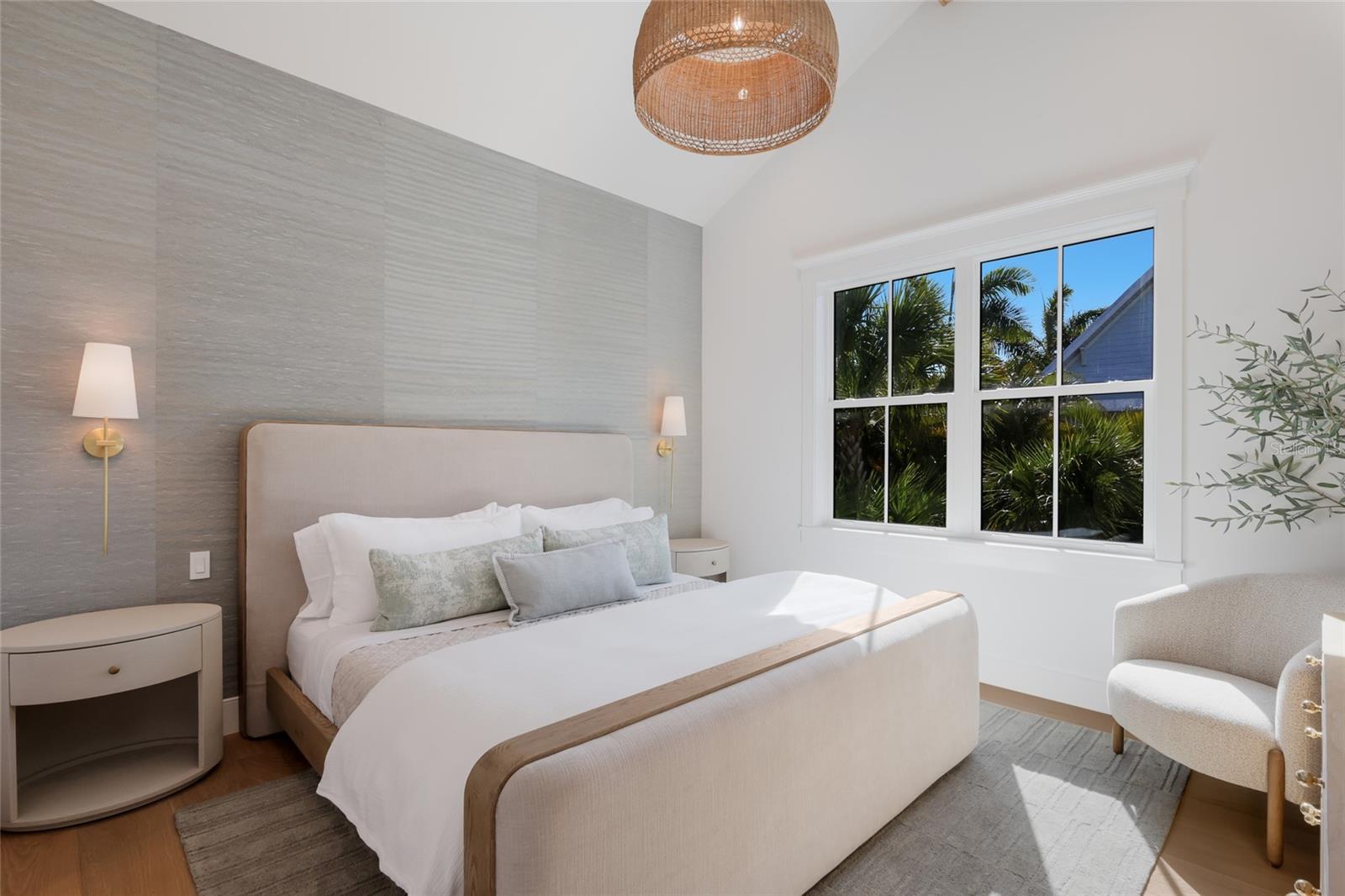 215 SYCAMORE AVE, ANNA MARIA, FL, 34216