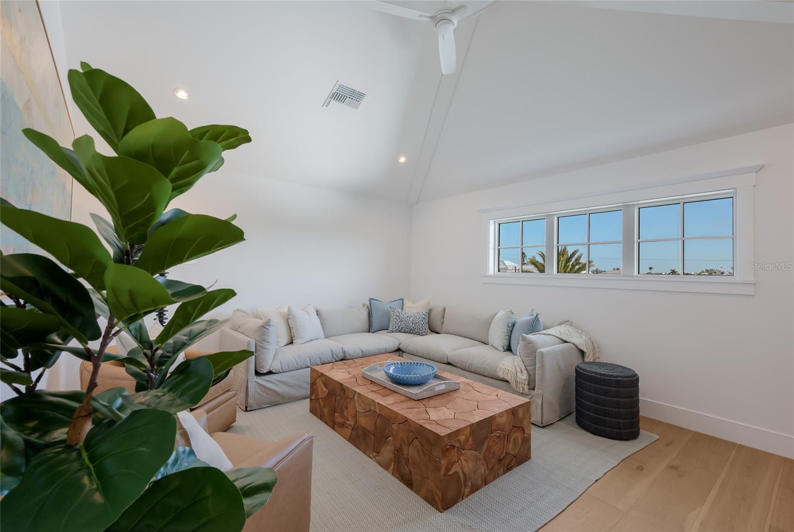 215 SYCAMORE AVE, ANNA MARIA, FL, 34216