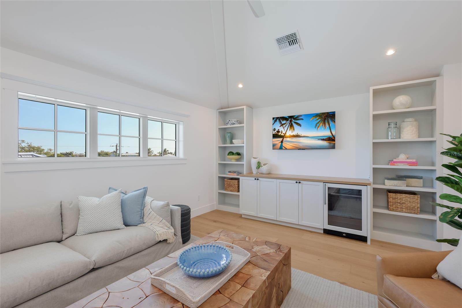 215 SYCAMORE AVE, ANNA MARIA, FL, 34216