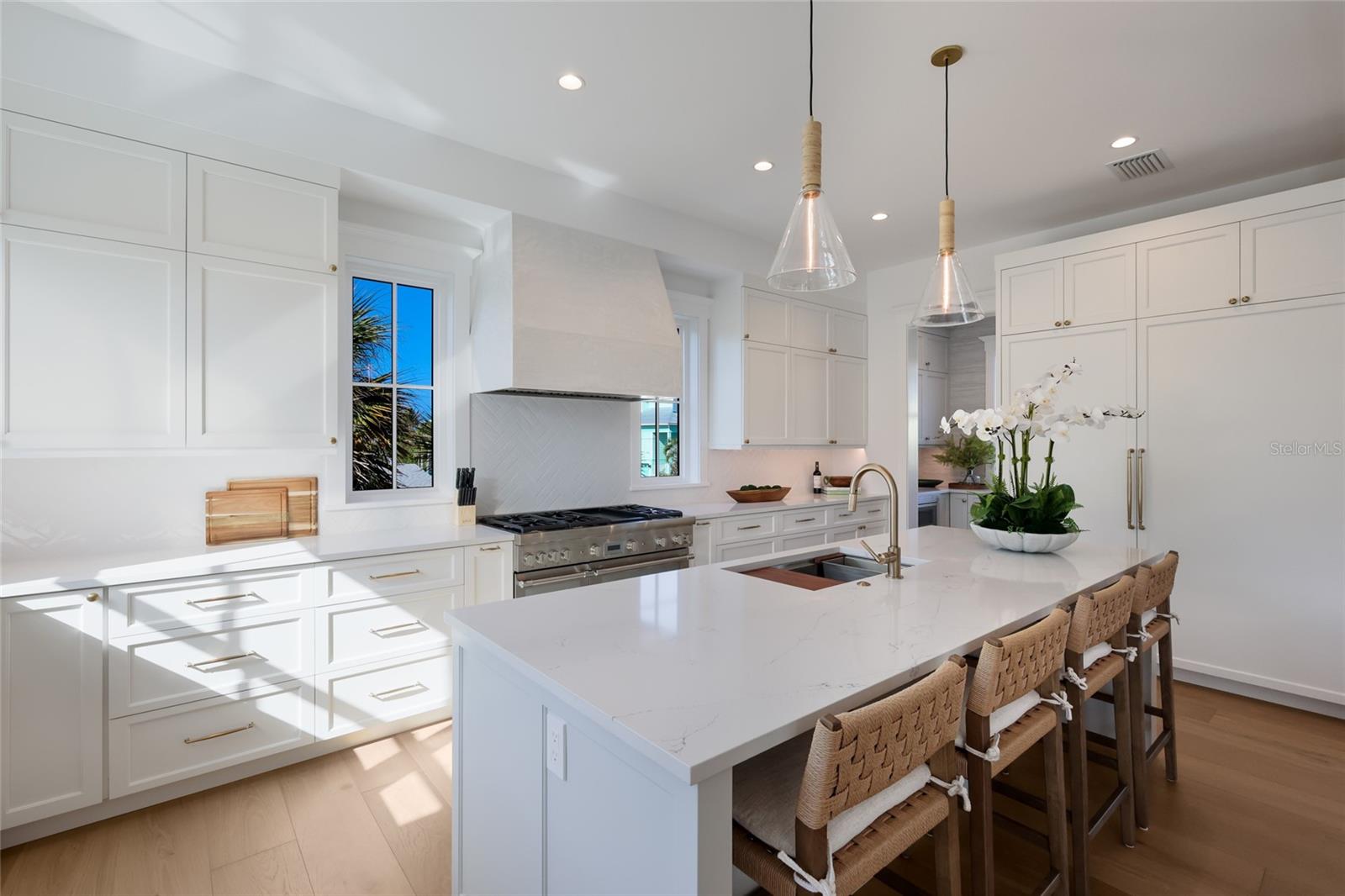 215 SYCAMORE AVE, ANNA MARIA, FL, 34216