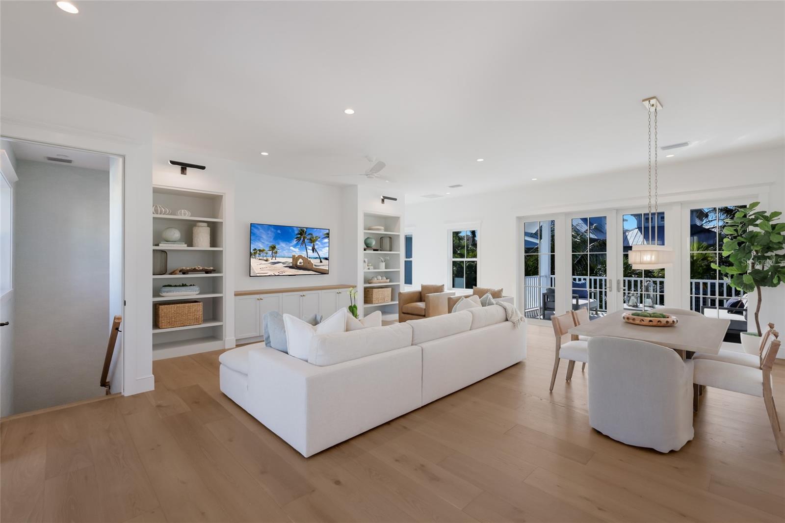 215 SYCAMORE AVE, ANNA MARIA, FL, 34216