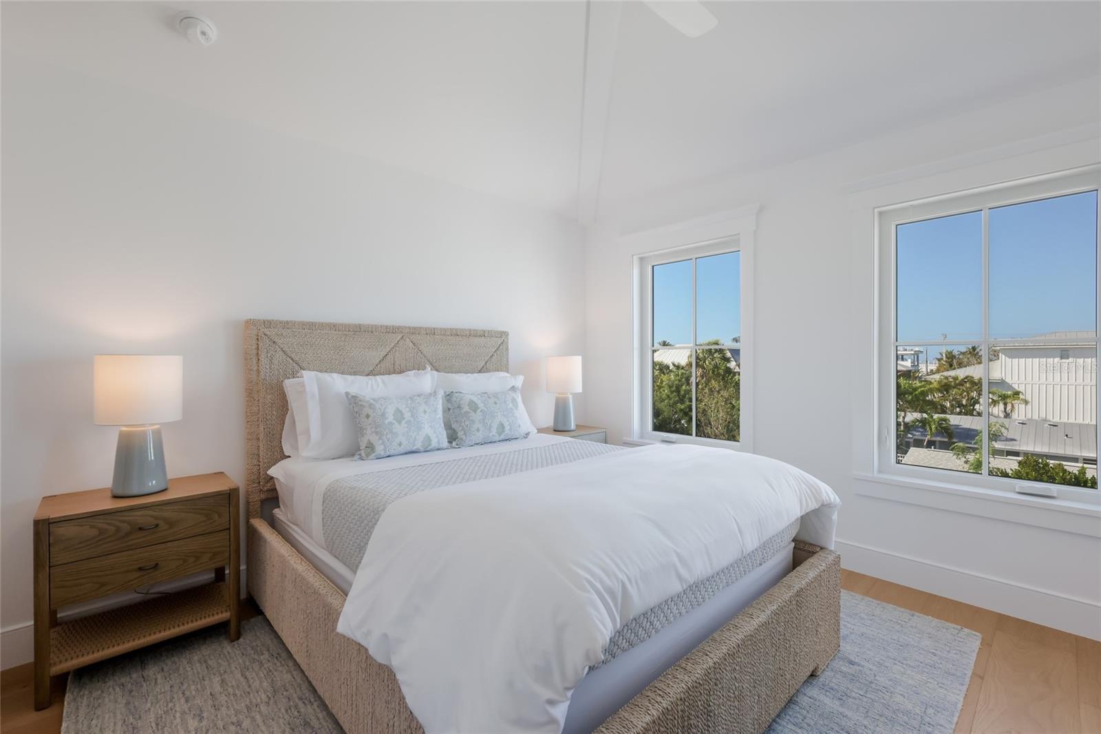 215 SYCAMORE AVE, ANNA MARIA, FL, 34216