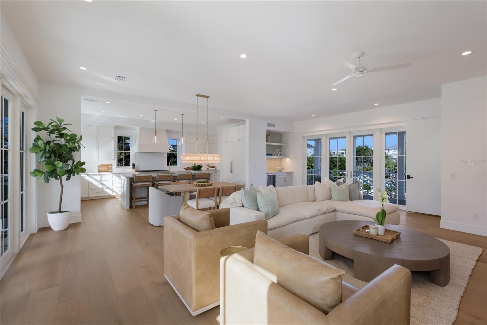 215 SYCAMORE AVE, ANNA MARIA, FL, 34216