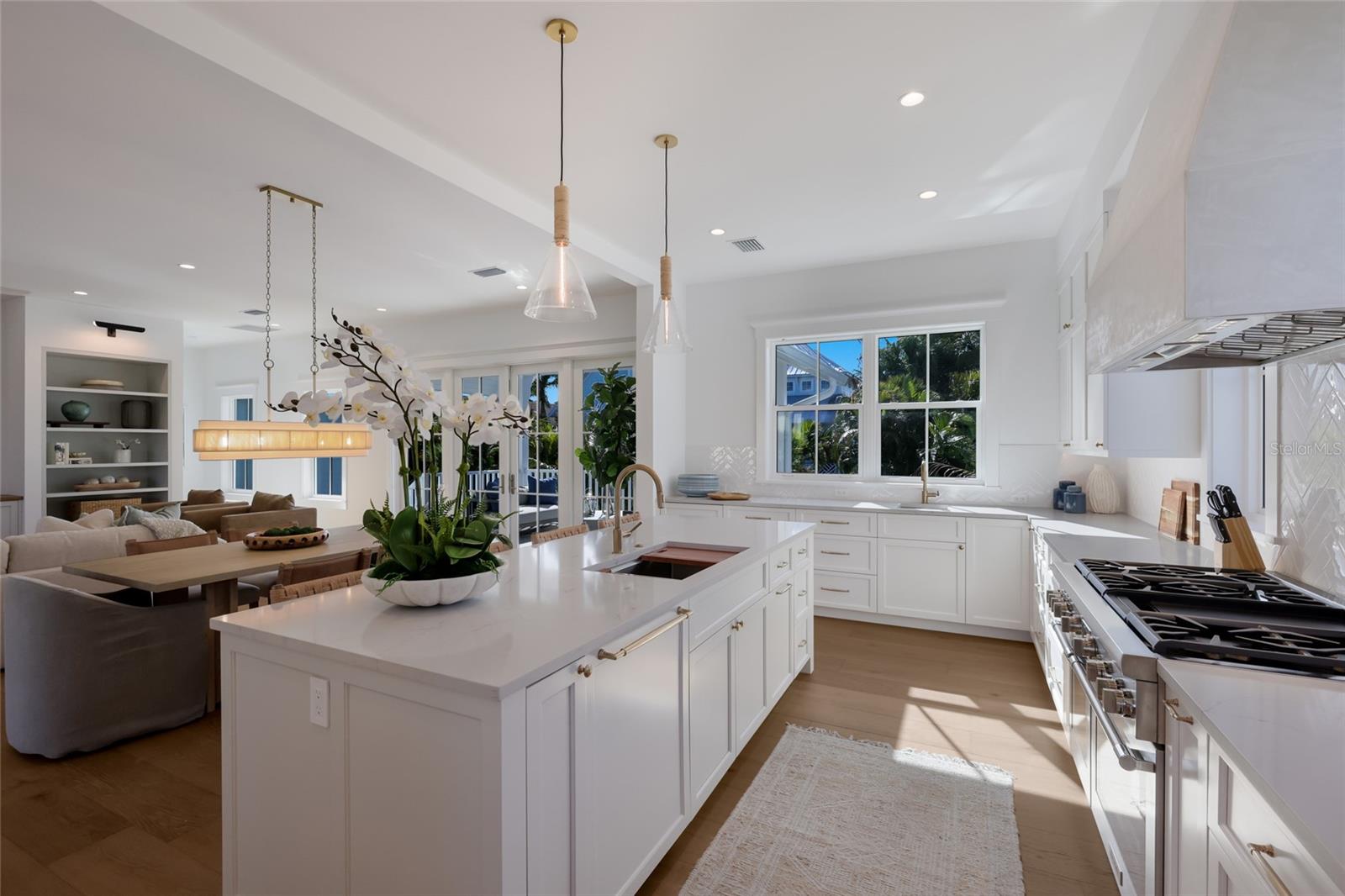 215 SYCAMORE AVE, ANNA MARIA, FL, 34216