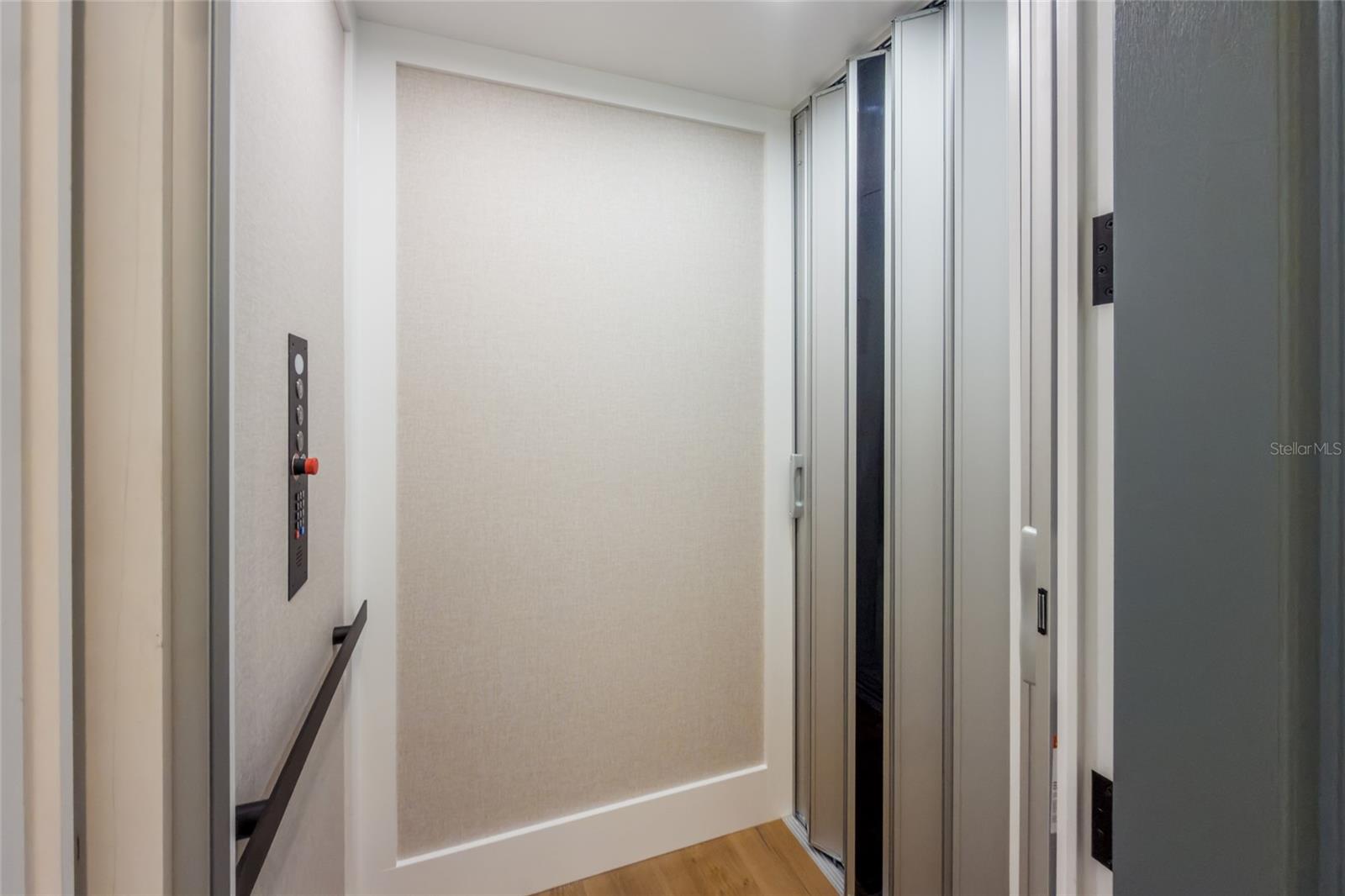 215 SYCAMORE AVE, ANNA MARIA, FL, 34216