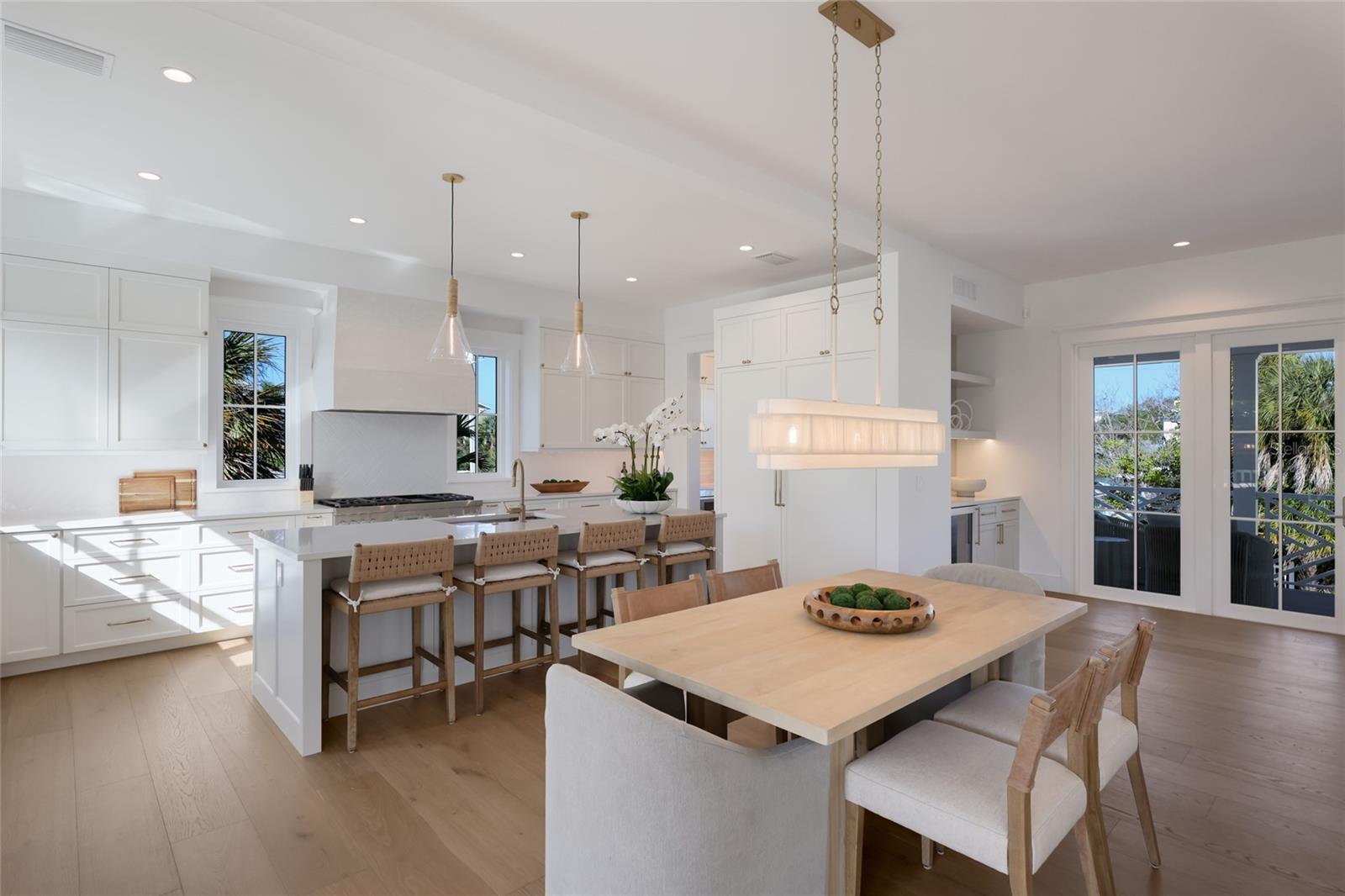 215 SYCAMORE AVE, ANNA MARIA, FL, 34216