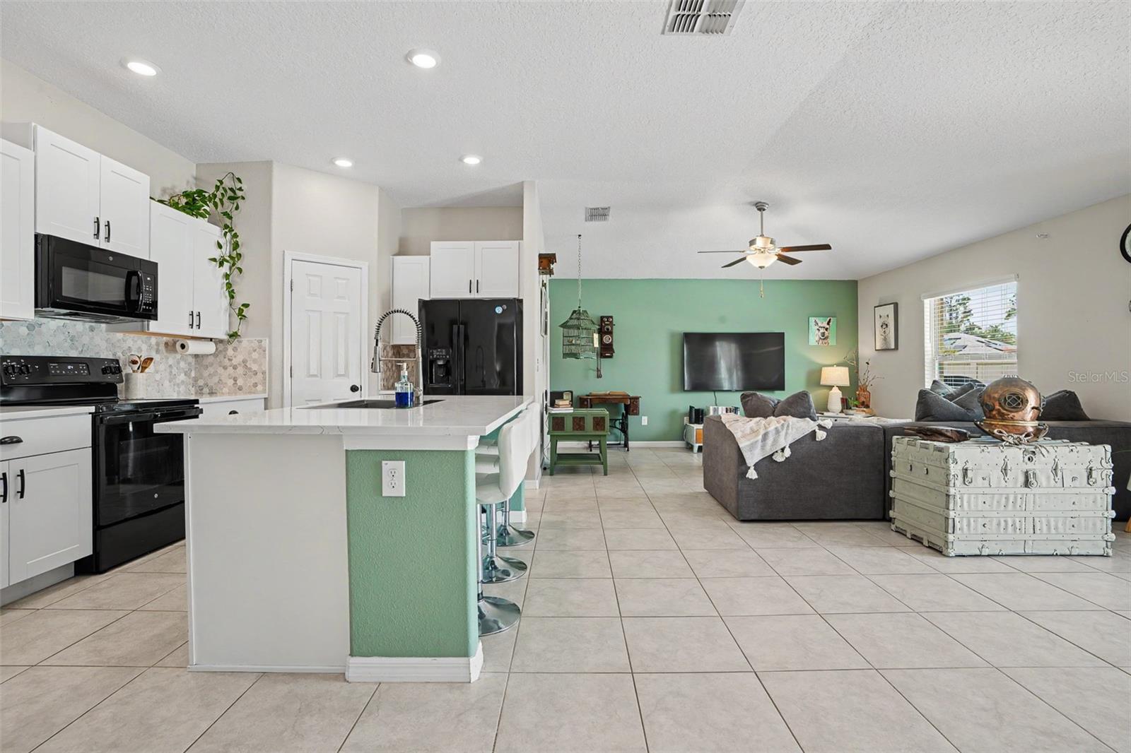 6671 MINERAL SPRINGS RD, NEW PORT RICHEY, FL, 34653