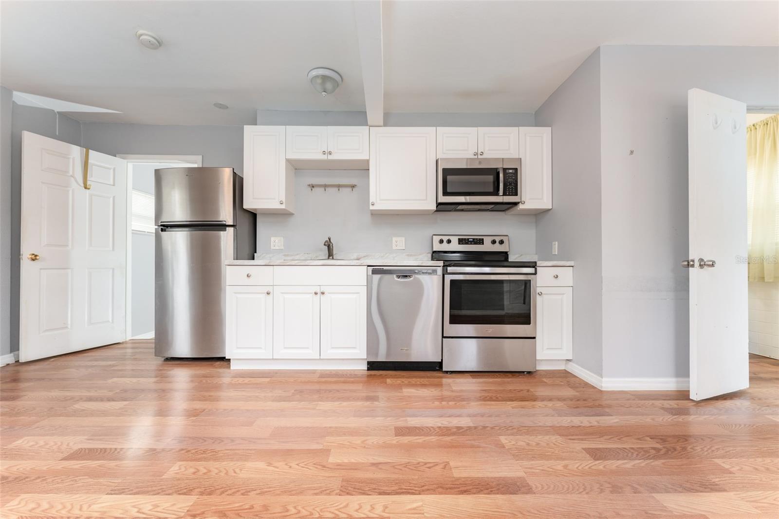 811 20TH AVE N, ST PETERSBURG, FL, 33704