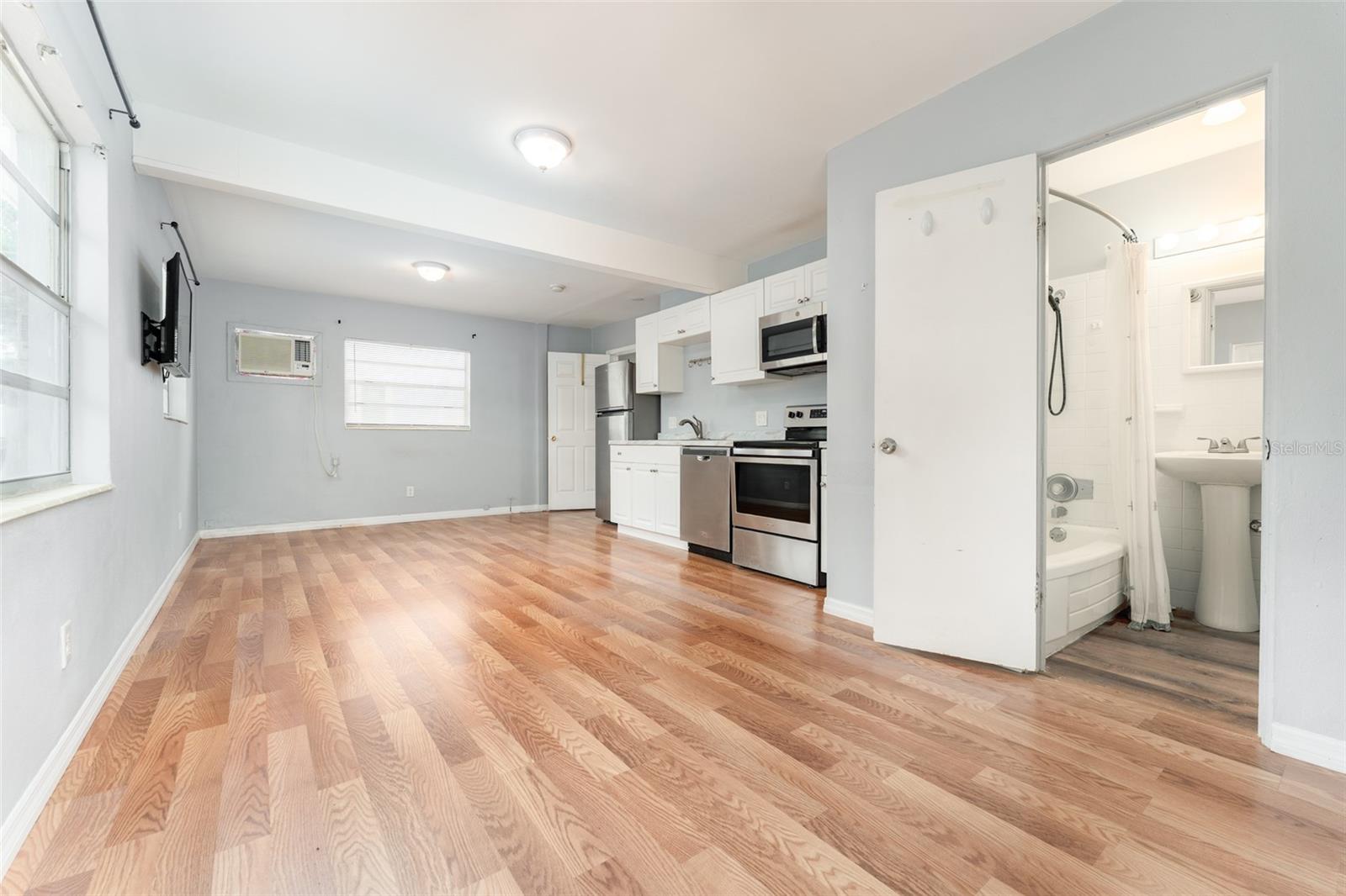 811 20TH AVE N, ST PETERSBURG, FL, 33704